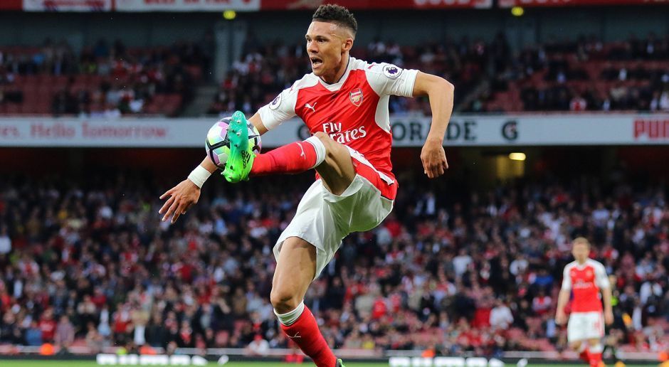 
                <strong>Kieran Gibbs</strong><br>
                Auch bei Gibbs ist ein Wechsel in der aktuellen Transferperiode noch geplant. Bei der Australien- und Asien-Tour des FC Arsenal war er bereits nicht mehr dabei, um sich daheim nach einem neuen Arbeitgeber umzusehen. Zuletzt hatte angeblich der FC Watford Interesse am linken Verteidiger bekundet. Mehr als elf Millionen Euro Ablöse sollen im Gespräch sein.
              