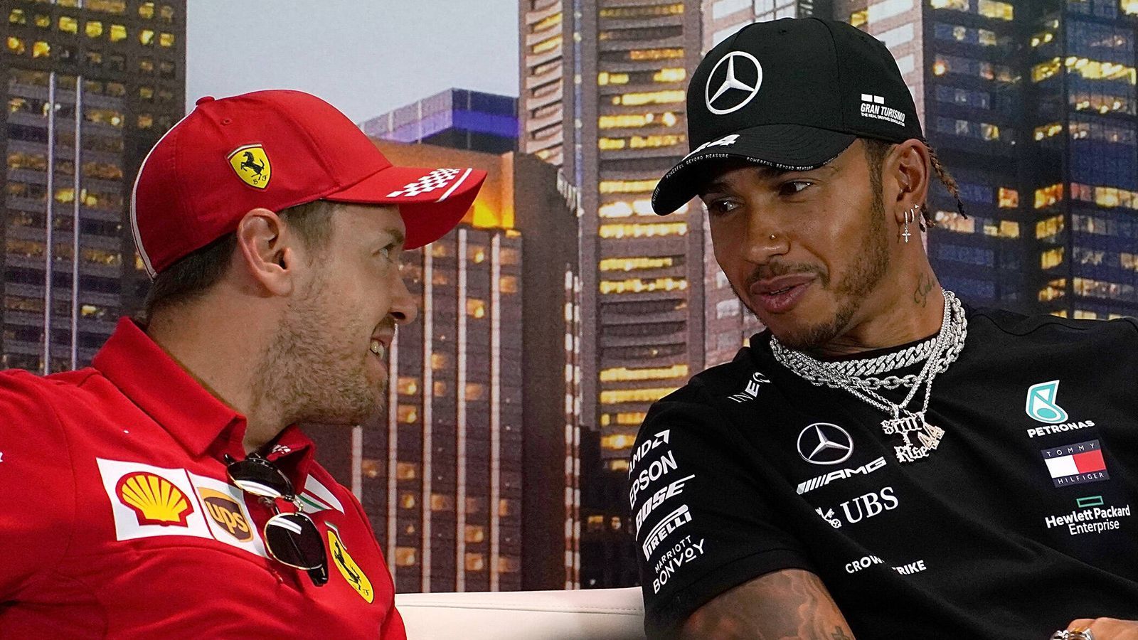 
                <strong>Mercedes</strong><br>
                Verhandlungen mit Vettel gibt es derzeit aber keine, wie Wolff betonte: "Wir müssen unserer Linie treu bleiben", sagt er. "Loyalität ist etwas unheimlich wichtiges, Teil unserer Werte. Wir stehen loyal zu unseren jetzigen Fahrern und wollen auch nicht in Verhandlungen treten zu einem Zeitpunkt, wo die Saison noch nicht einmal losgegangen ist." Erst wenn das passiert ist, "wird man über den Tellerrand hinwegschauen und sagen: Was gibt es denn sonst noch für Möglichkeiten?", so Wolff.
              