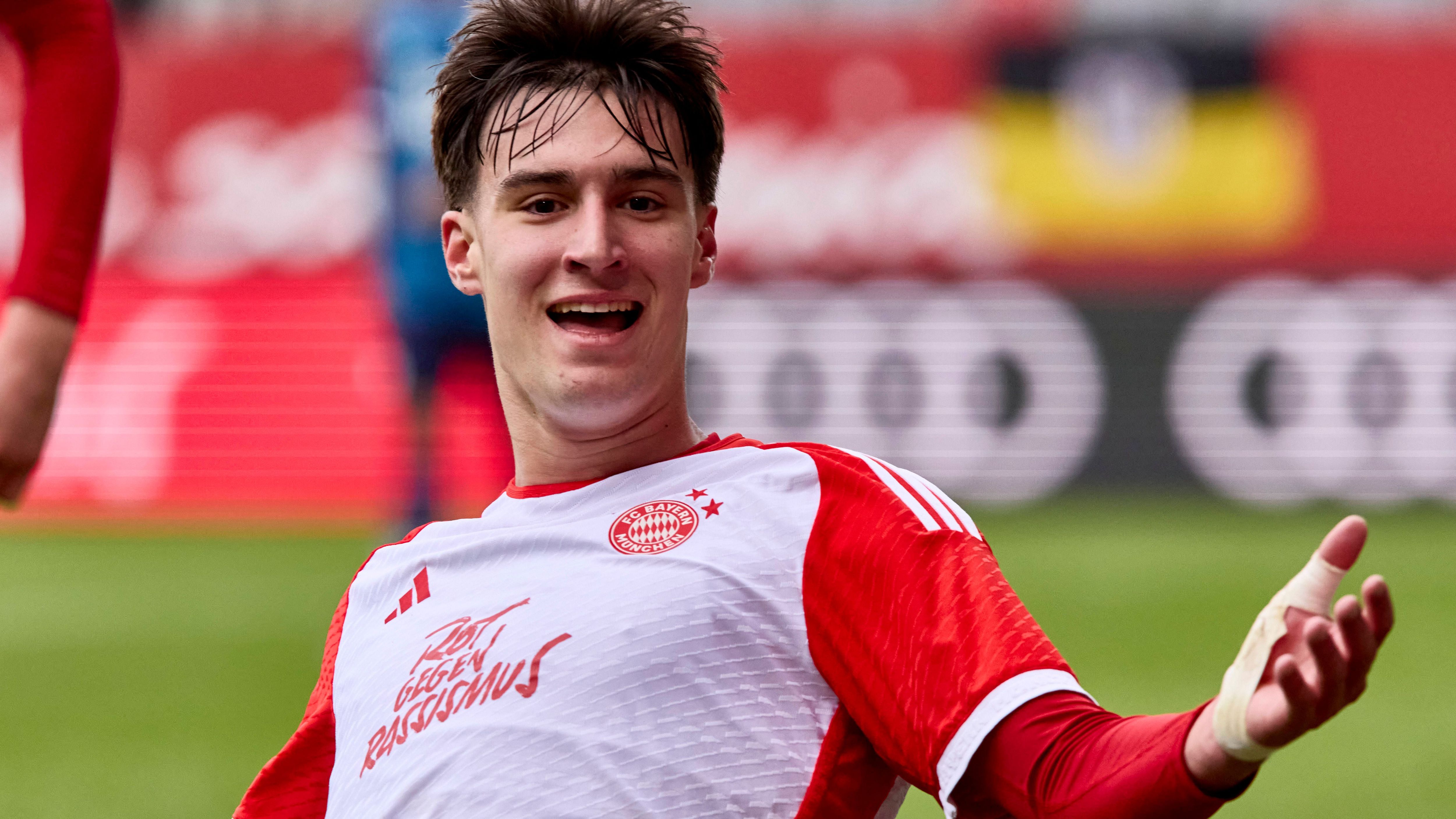 <strong>Javier Fernandez (Zentrales Mittelfeld, 17)</strong><br>Den nächsten Schritt ging er zuletzt mit seinem Debüt bei den Amateuren in der Regionalliga Bayern. Dort soll er nun an den Männerfußball herangeführt werden. Gelingt ihm die Anpassung dort so schnell wie bei bisher jeder neuen Mannschaft, dürfte es auch nicht mehr lange dauern, bis bei ihm über den Profibereich geredet wird.