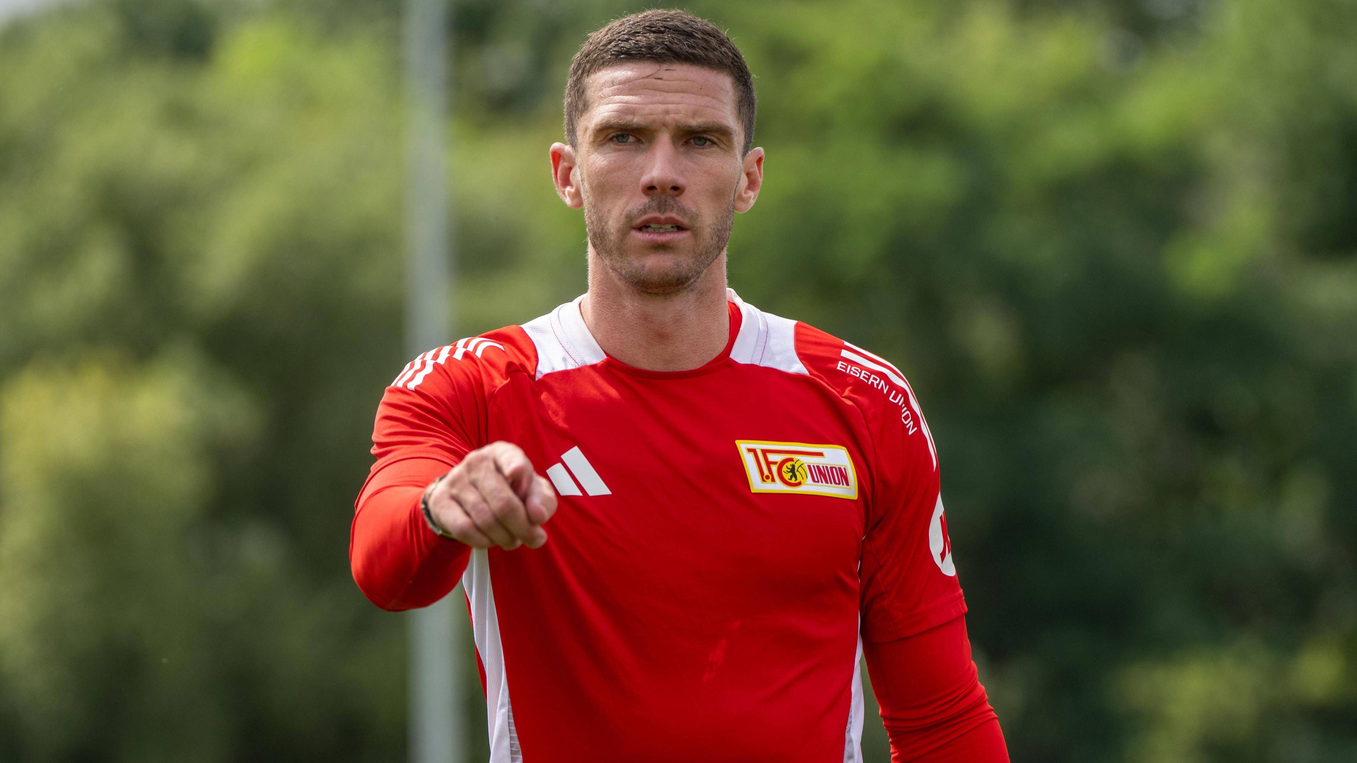 <strong>Robin Gosens (Union Berlin)</strong><br>Der FC Turin zeigt offenbar Interesse an Robin Gosens. Laut Transferexperte Fabrizio Romano habe der Serie-A-Klub bereits ein Angebot für eine Leihe an Union Berlin übermittelt, Kaufoption oder gar Kaufpflicht inklusive. Allerdings habe Gosens selbst noch kein grünes Licht für einen Wechsel gegeben.