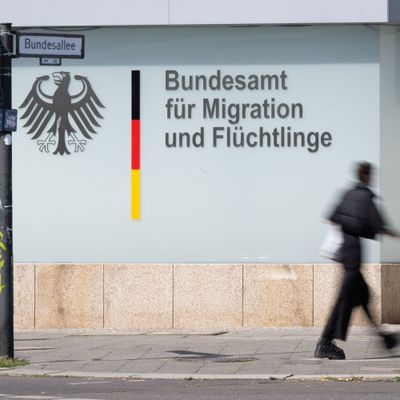 Der BAMF-Präsident Hans-Eckhard Sommer ruft zu einem Kurswechsel in der Migrationspolitik auf. 