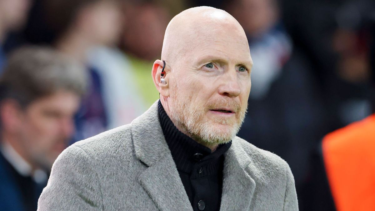 Experte Matthias Sammer (Amazon Prime) schaut, UEFA Champions League 2025 26 League Phase MD4, Paris Saint-Germain v FC Bayern München, Parc des Princes am 04. November 2025 in Paris, Frankreich. (...