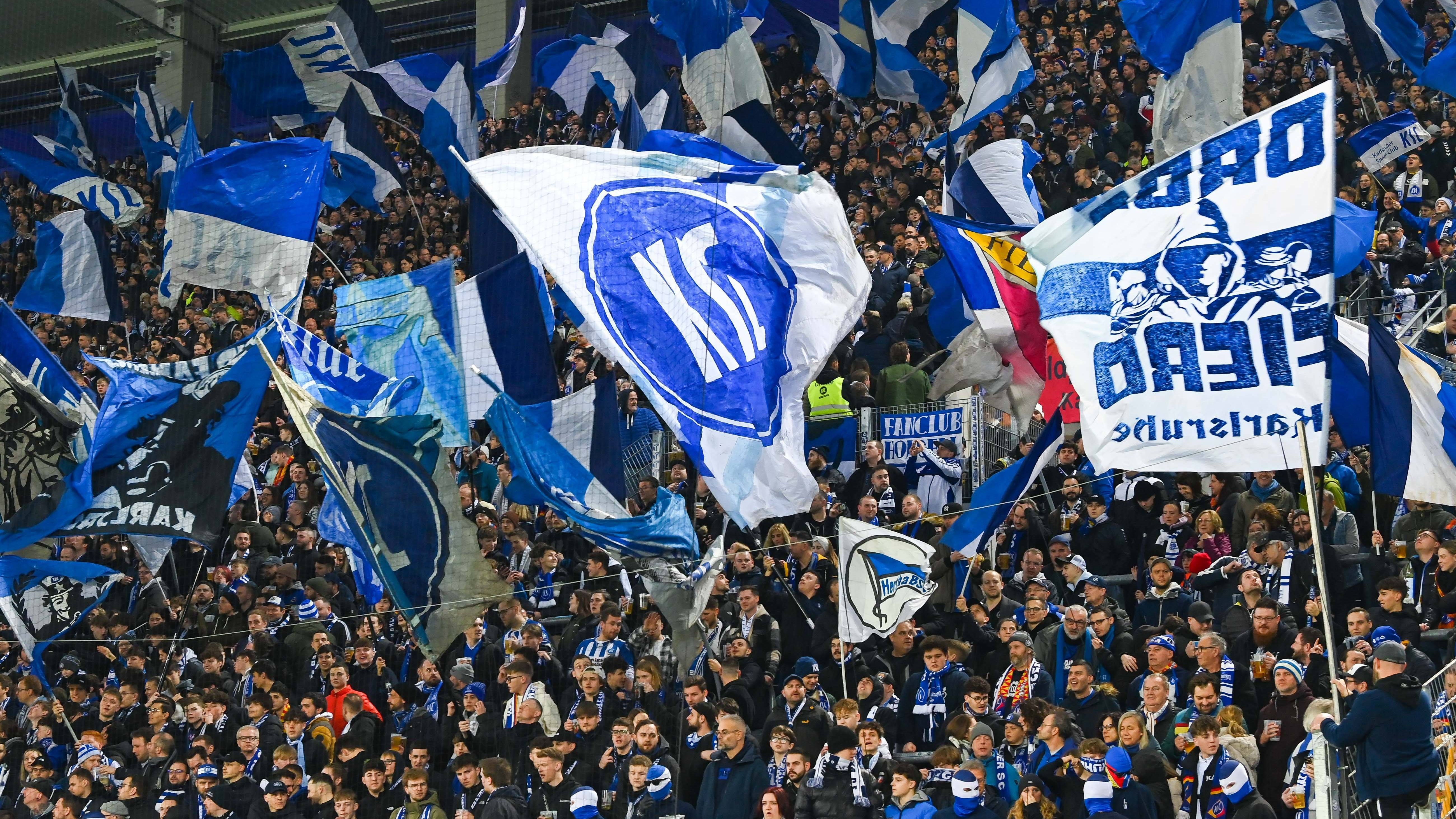 <strong>19. Platz: Karlsruher SC - 812 Spiele</strong><br>Siege: 241<br>Unentschieden: 230<br>Niederlagen: 341