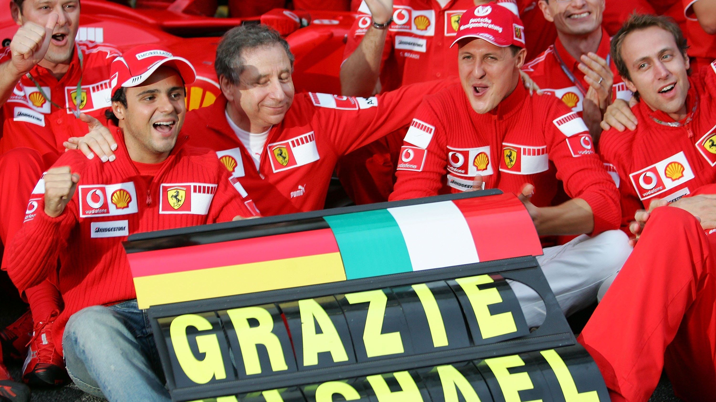 <strong>Letztes Rennen für Ferrari</strong><br>Auch bei seinem letzten Rennen für Ferrari in Brasilien suchte Schumacher der Defektteufel heim, dieses Mal im Qualifying. Im Rennen folgte ein Plattfuß, der ihn zwischenzeitlich ans Ende des Feldes spülte. Mit einer letzten Aufholjagd in Rot überquerte er die Ziellinie als Vierter.