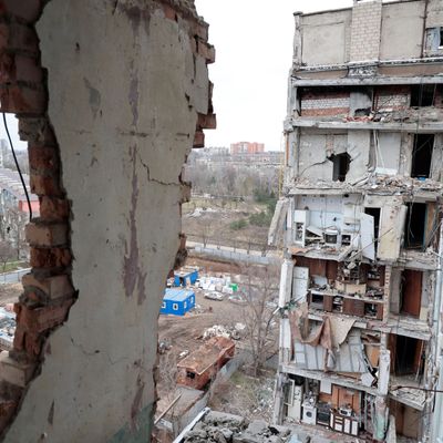 Russische Immobilien-Firmen profitieren nach Recherchen des WSJ extrem von zerstörten ukrainischen Gebäuden. 