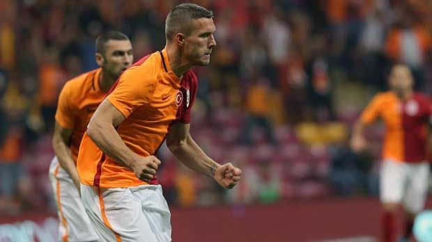 
                <strong>Lukas Podolski</strong><br>
                Lukas Podolski: Der Weltmeister steht bei Galatasaray im Mittelpunkt. Beim 1:1 des Istanbuler Topklubs gegen Mersin trifft der Offensivspieler in der 50. Minute zum Ausgleich.
              