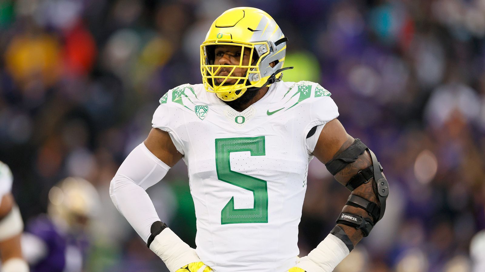 
                <strong>4. Pick: New York Jets - Kayvon Thibodeaux (Oregon), Edge Rusher</strong><br>
                Der Wunschsspieler von Saleh wird bei den Jets aufgehen.Die Needs der Jets: Edge, WR, CB
              