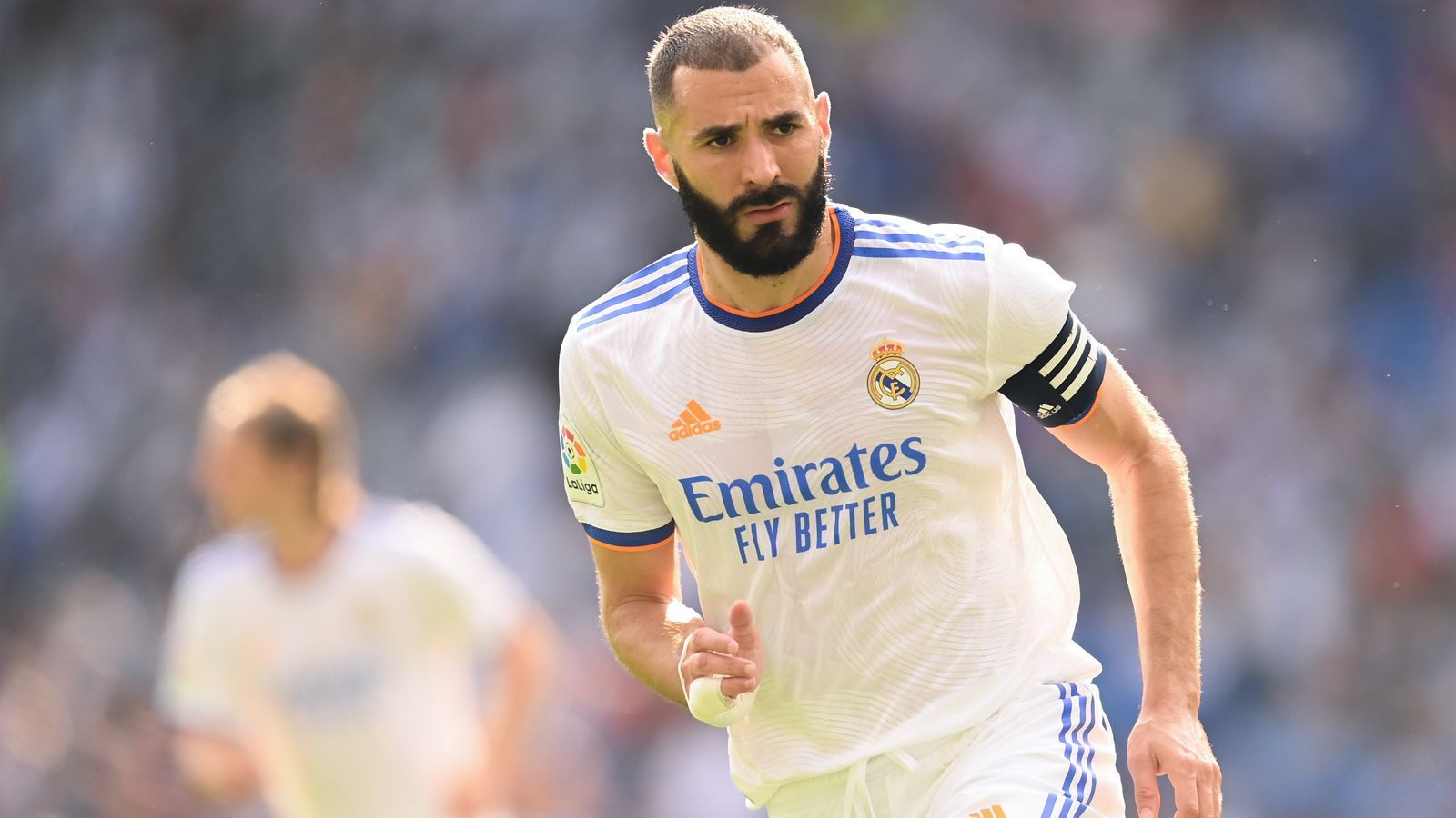 
                <strong>Karim Benzema (Real Madrid)</strong><br>
                Position: Mittelstürmer - Alter: 33 Jahre - Nationalität: Frankreich
              