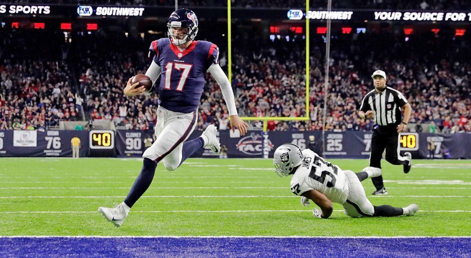 
                <strong>Gewinner: Brock Osweiler</strong><br>
                Eigentlich schien die Zeit von Brock Osweiler bei den Houston Texans schon abgelaufen. Doch wegen der Verletzung von Tom Savage war der Ex-Broncos-Profi gegen die Raiders (27:14) wieder Starting-Quarterback. Der 26-Jährige zeigte eine gute Leistung, erlief den entscheidenden Touchdown zum 26:7 selbst. Riecht nach Happy End in Texas.
              