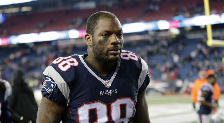 
                <strong>Martellus Bennett zu den Green Bay Packers</strong><br>
                Die Green Bay Packers haben Tight End Martellus Bennett verpflichtet. Der 30-Jährige unterschreibt einen Drei-Jahres-Vertrag, der ihm laut NFL-Insider Ian Rapoport 21 Millionen Dollar zusichert. Bennett gewann in der abgelaufenen Spielzeit mit den New England Patriots den Super Bowl und war nach dem Ausfall von Superstar Rob Gronkowski der wichtigste Tight End für Quarterback Tom Brady. 
              