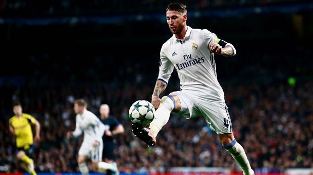 
                <strong>Innenverteidiger - Sergio Ramos (Real Madrid)</strong><br>
                Innenverteidiger - Sergio Ramos (Real Madrid)
              