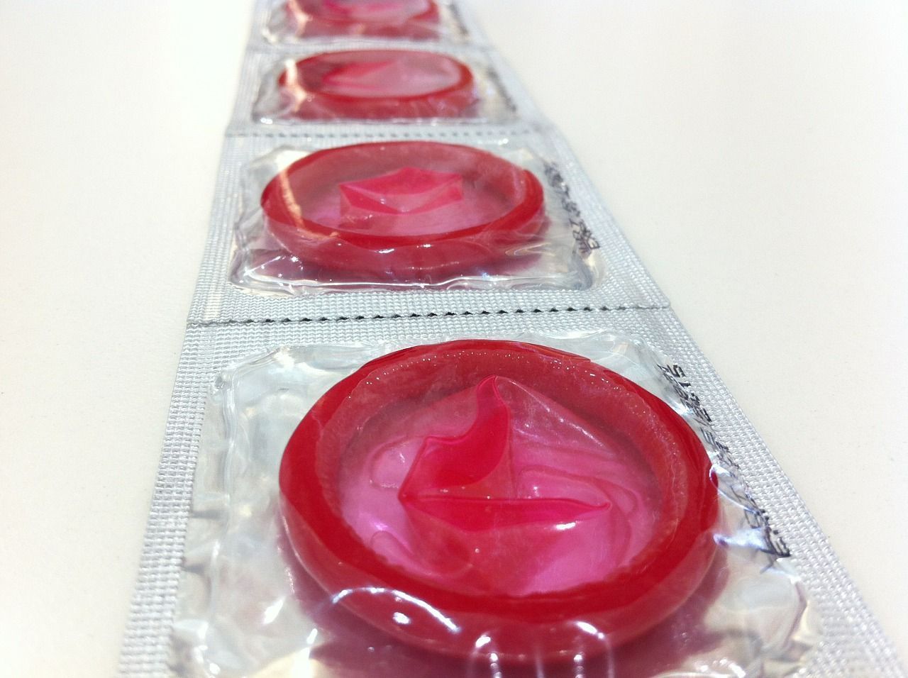 Beim Vajazzling ist es besser, nicht mit Kondomen zu verhüten.