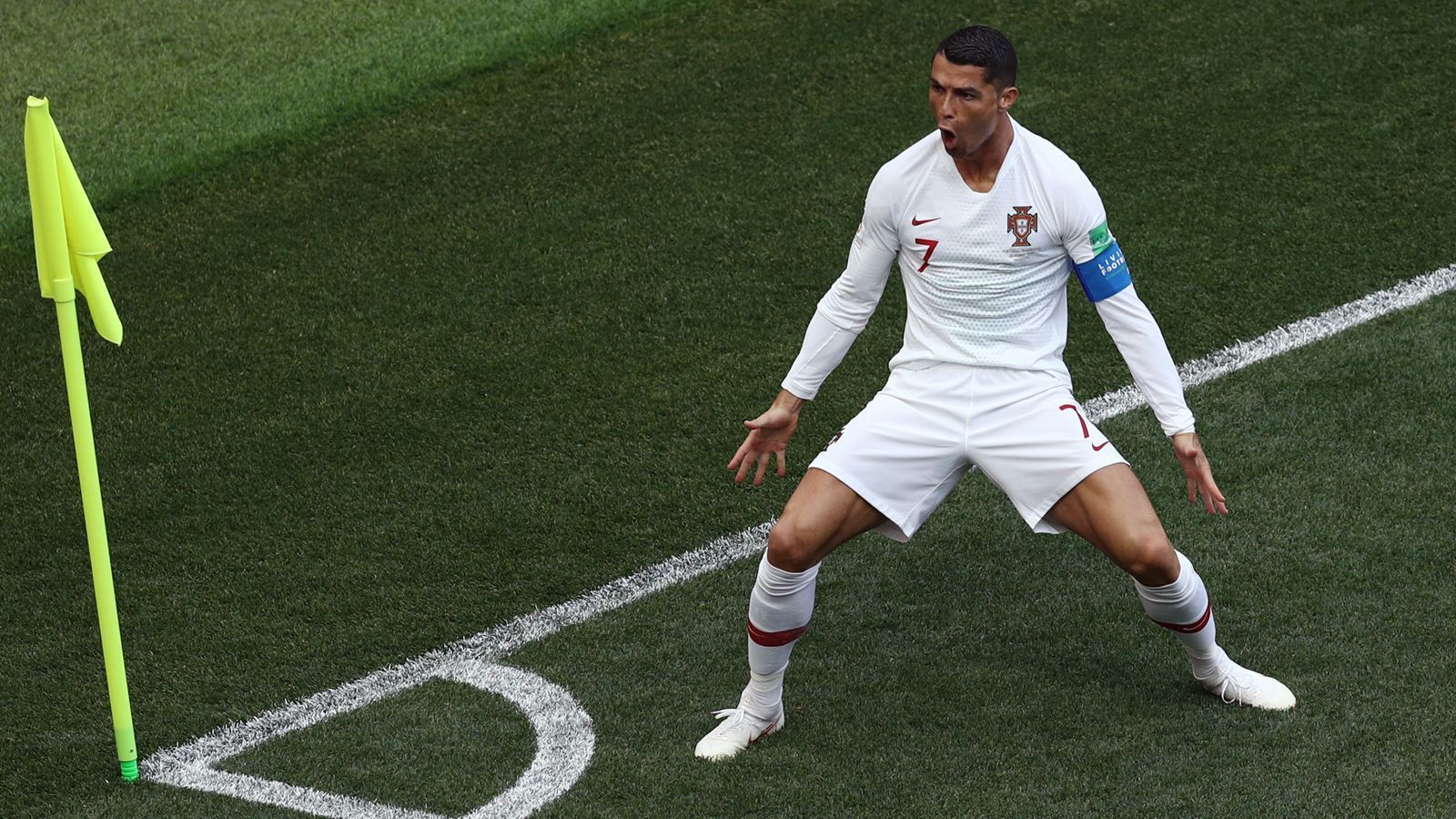 
                <strong>Platz 2: Cristiano Ronaldo (Portugal)</strong><br>
                5 Punkte4 Tore1 Vorlage
              