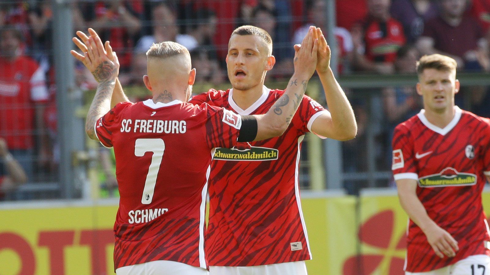 
                <strong>SC Freiburg</strong><br>
                Lange Zeit passierte beim SC Freiburg in diesem Transfersommer wenig bis gar nichts, ehe auf den Abschied von Rekordeinkauf Baptiste Santamaria mit der Verpflichtung von Maximilian Eggestein reagiert wurde. Es ist kaum zu erwarten, dass sich noch viel mehr verändern wird - es sei denn, ein Verein kommt mit einem Angebot um die Ecke, das der Sportclub nicht ablehnen kann.
              