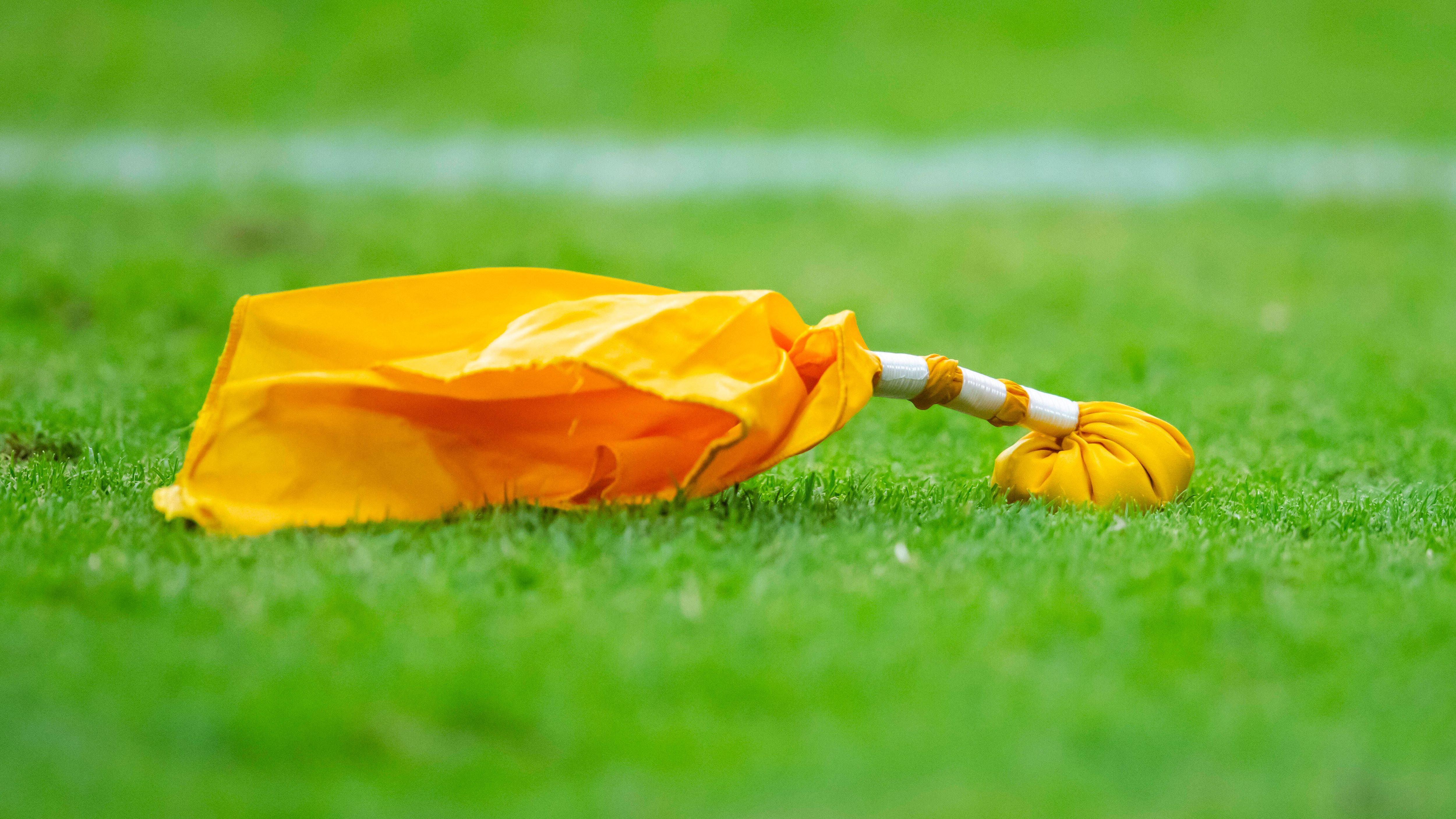 <strong>NFL: Penalty Yard Differential 2024</strong><br>Nicht selten werden gerade enge Matches durch die Anzahl der Penalties entschieden, die für das eigene oder gegnerische Team verhängt werden. Der Penalty Yard Differential zeigt an, ob ein Team mehr oder weniger Strafen (in Yards) erhalten hat als die Gegner. Wie das Ranking offenbart, korreliert eine vordere Platzierung in diesem Ranking nicht immer mit sportlichen Erfolgen.