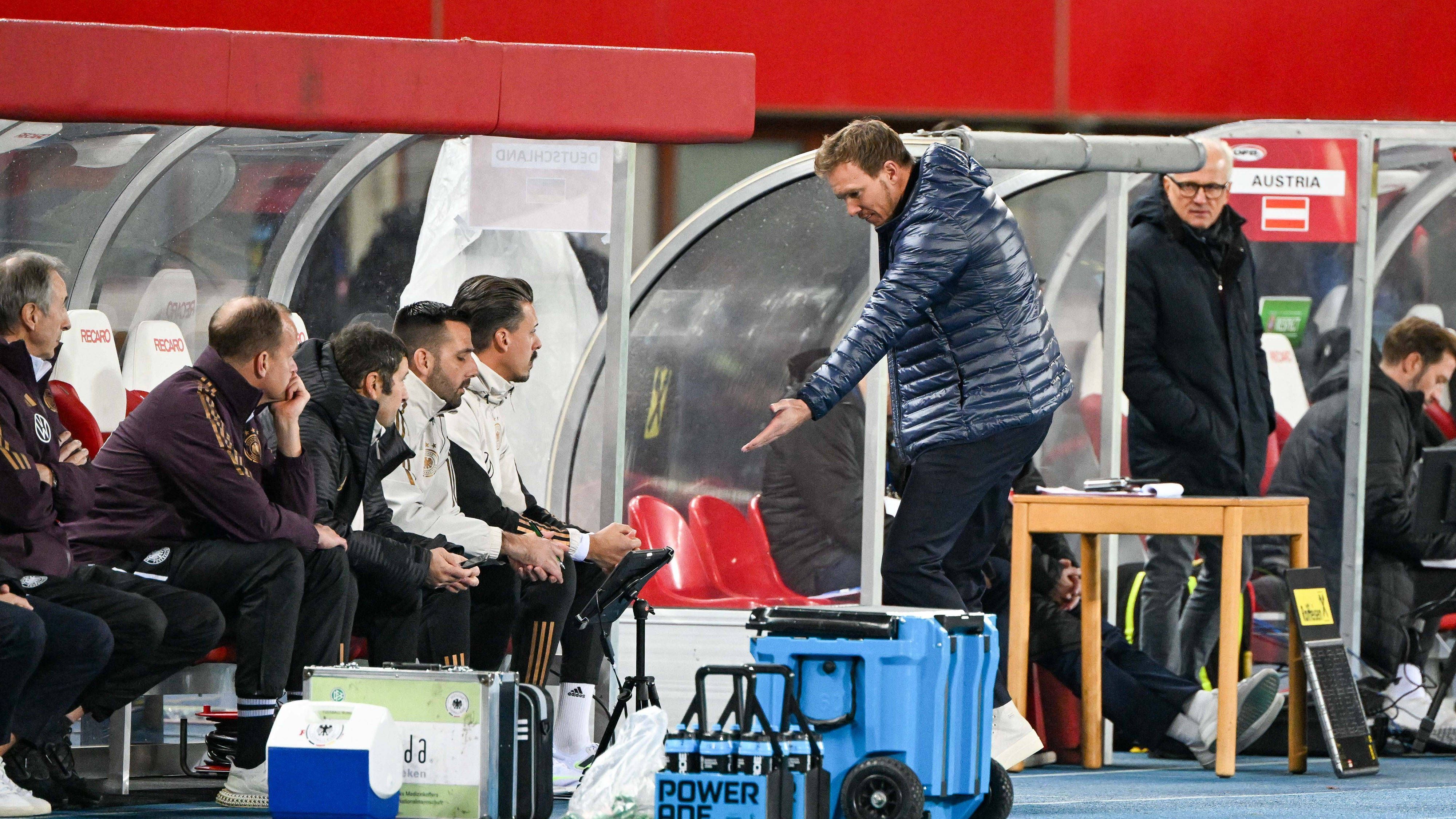 <strong>Bild</strong>&nbsp;<br>"Nein! Nein! Nagelsmann! Peinliche Pleite gegen Rangnick-Team – Nationalmannschaft schon wieder in der Krise"