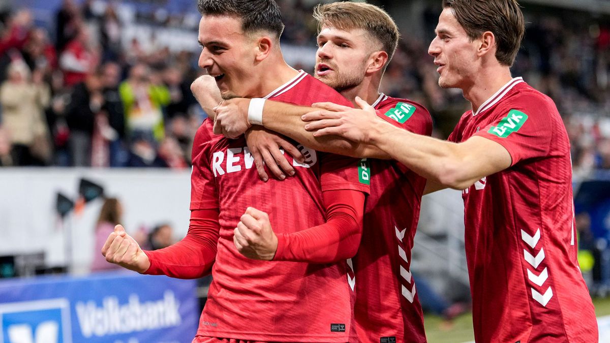 v.li.: Torschütze Said El Mala (Köln, 13), Jan Uwe Thielmann (Köln, 29), Jakub Kaminski (Köln, 16), Spieler vom 1. FC Köln, jubeln über das Tor zum 0:1, Jubel, Torjubel, Torerfolg, celebrate the go...