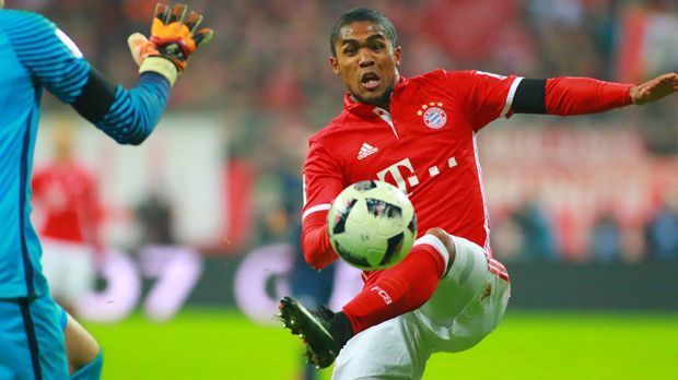 
                <strong>Douglas Costa</strong><br>
                Douglas Costa: Mit seiner Schnelligkeit narrte er ein ums andere Mal die gesamte RB-Abwehr. Spielte so einige gefährliche Flanken, traf in der 19. Minute erst den Pfosten und holte kurz vor der Halbzeit noch den Elfmeter raus, der schlussendlich zum 3:0 führte. ran-Note: 2+
              