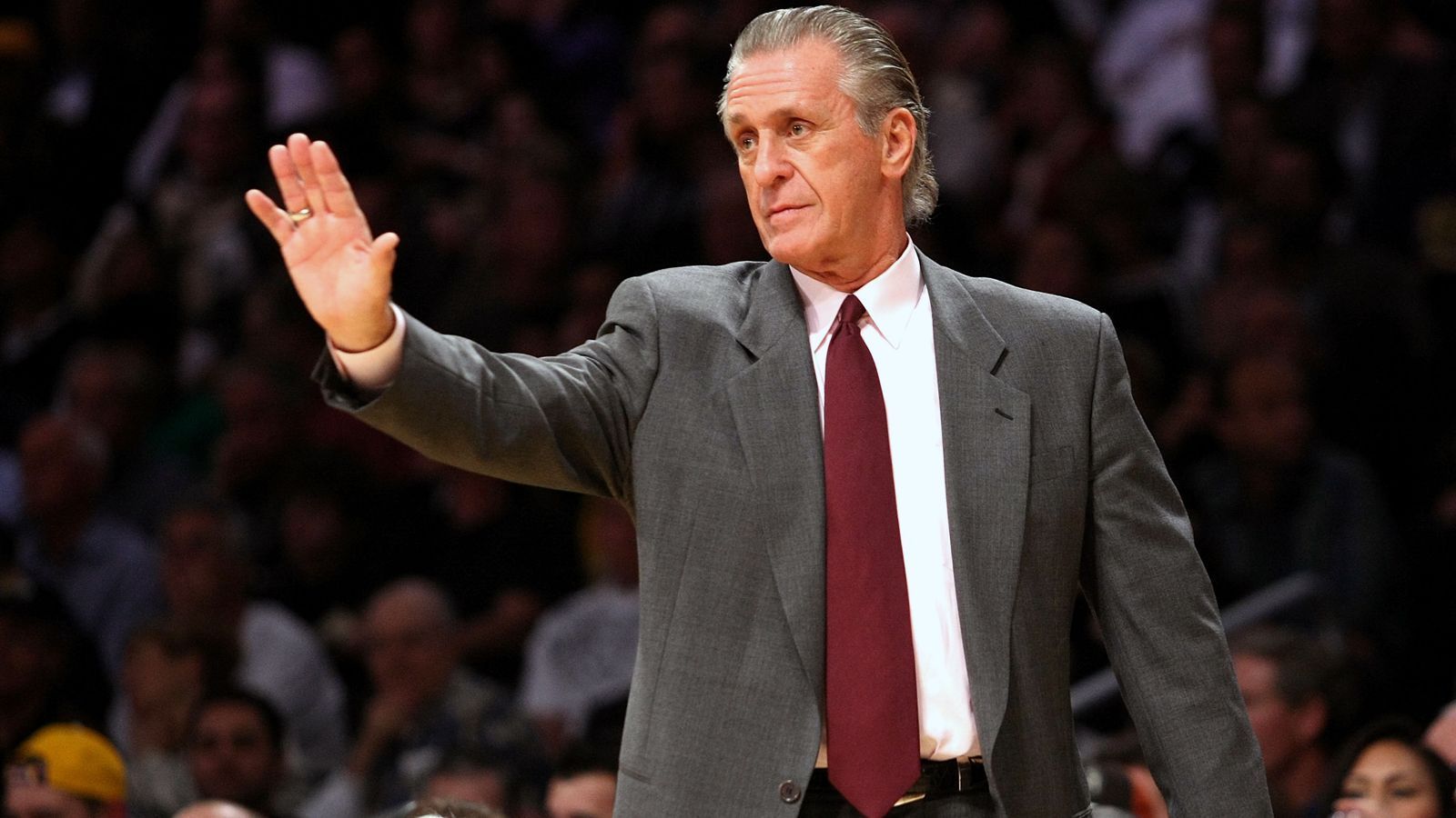 
                <strong>Platz 5 - Pat Riley</strong><br>
                NBA-Siege: 1210Teams: Los Angeles Lakers, New York Knicks und Miami Heat
              