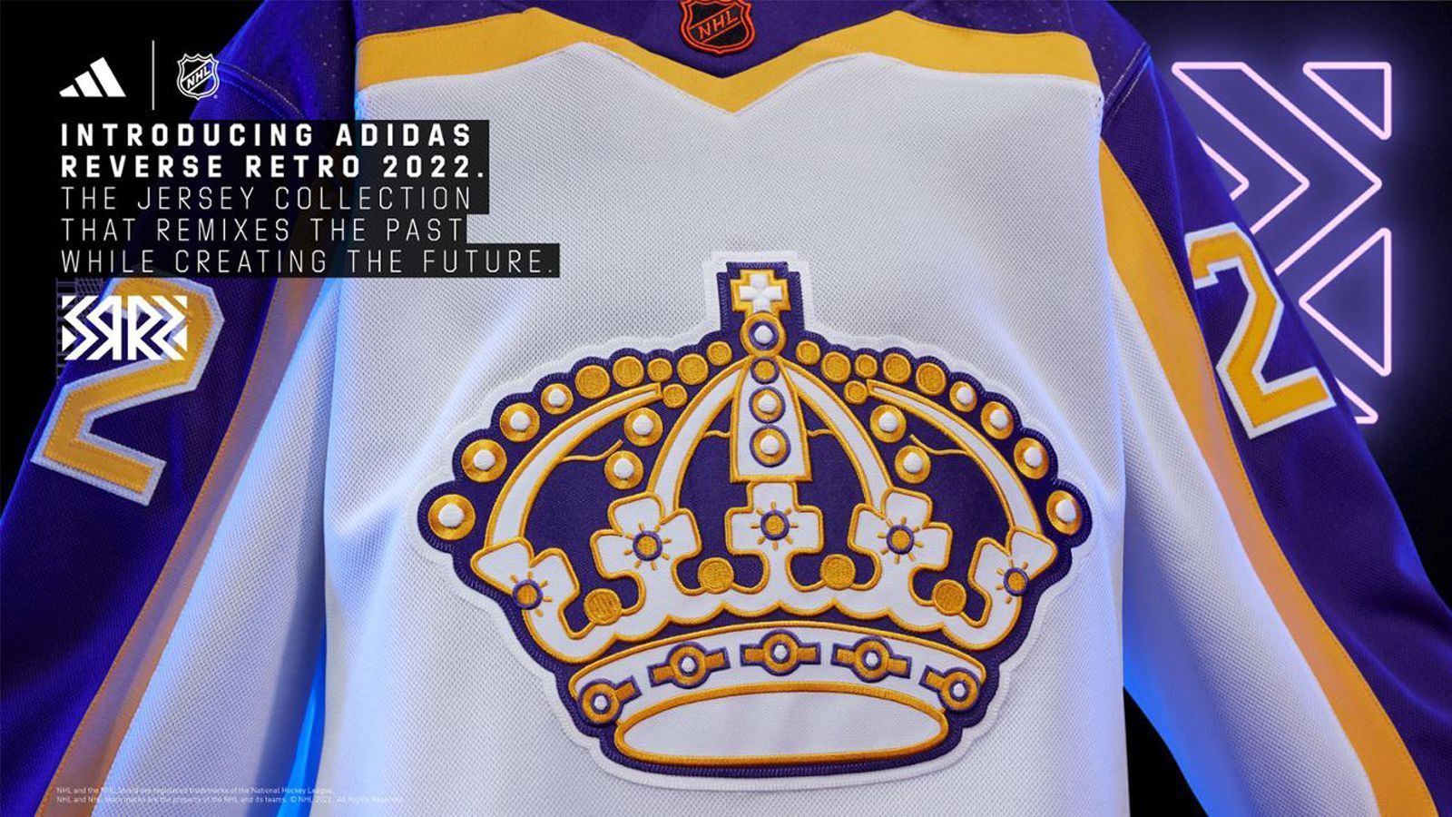 
                <strong>Los Angeles Kings</strong><br>
                Die Kings ehren das Trikot aus dem Jahr 1982, mit dem eines der größten NHL-Comebacks aller Zeiten, das "Miracle on Manchester", gefeiert wurde. Das weiße Trikot ist mit violetten und goldenen Zierleisten versehen und trägt ein königliches Wappen mit aufgenähten Edelsteinen und einer Satinstich-Stickerei.
              