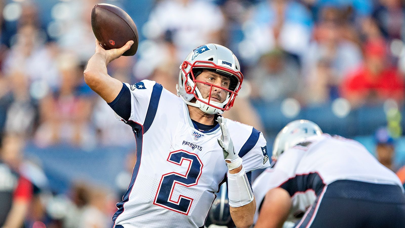 
                <strong>Brian Hoyer - Der Erfahrene</strong><br>
                Elf NFL-Saisons, sechs verschiedene Teams und 69 Einsätze: Brian Hoyer bringt eine Menge Erfahrung mit. Meistens agierte er als Backup, so auch fünf Spielzeiten bei den "Pats". 2019 durfte er in vier Spielen bei den Indianapolis Colts zeigen, was er drauf hat. New England holte den Routinier in der aktuellen Offseason zurück nach Foxborough. 
              