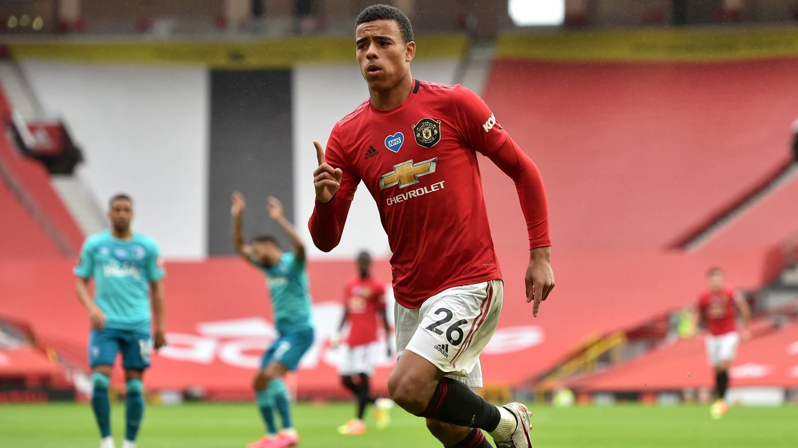 
                <strong>Mason Greenwood (Manchester United, 19 Jahre)</strong><br>
                Zehn Tore in der Premier League, fünf Treffer in der Europa League. Dies war die Bilanz von Mason Greenwood aus der vergangenen Saison. Nun traf der junge Offensivspieler erstmals auch in der Champions League: Beim 5:0 Sieg gegen RB Leipzig erzielte er den Führungstreffer. Sein Tor widmete er dem kürzlich verstorbenen ManCity-Youngster Jeremy Wisten. Bei instagram schrieb er: "Das ist für dich, Bruder. Ruhe in Frieden, Jeremy Wisten."
              