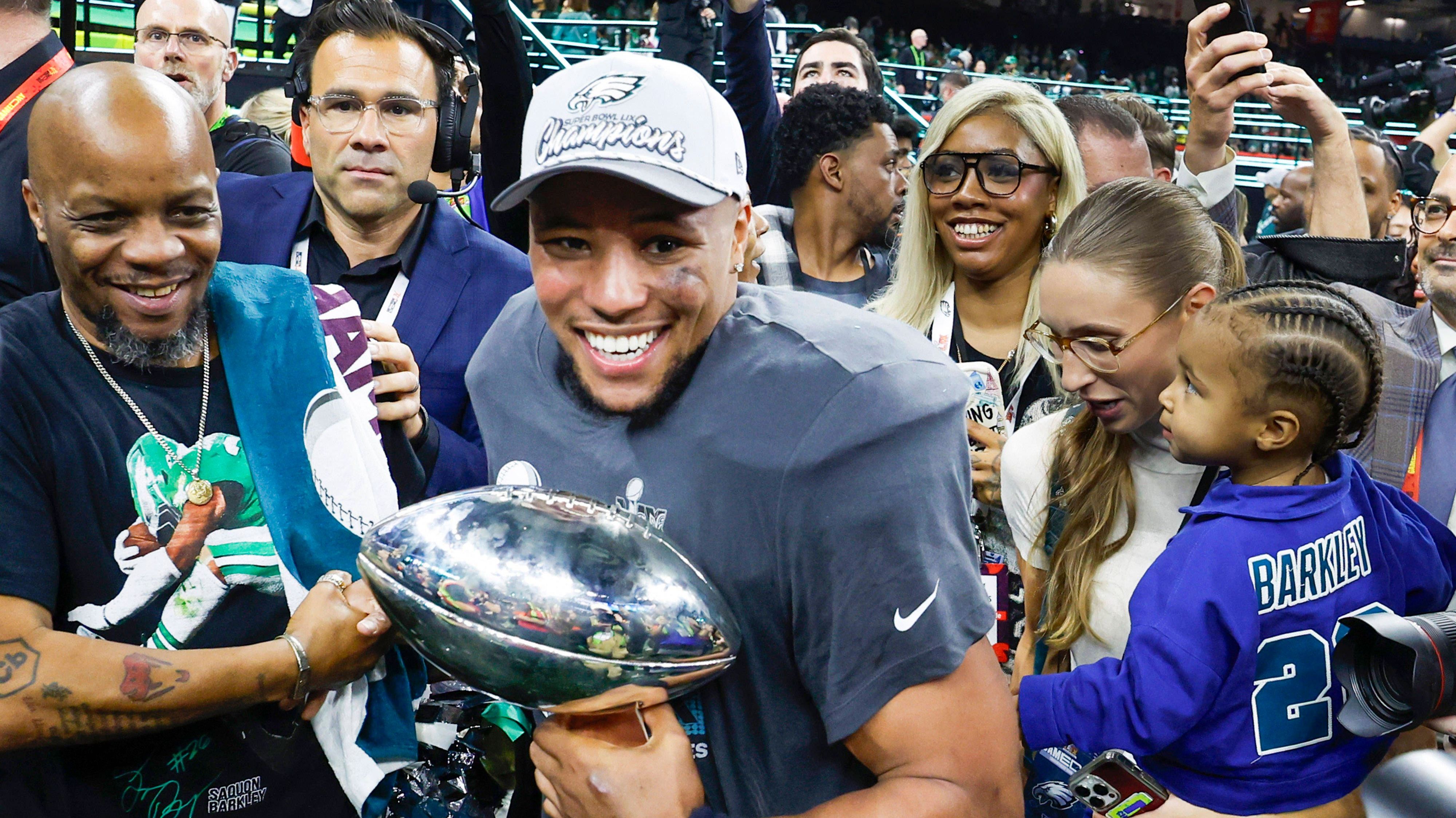 <strong>Der größte Playoff-Erfolg jedes NFL-Teams seit 2000</strong><br><em>Die <a data-li-document-ref="487613" href="https://www.ran.de/sports/american-football/philadelphia-eagles">Philadelphia Eagles</a> gewannen erst vor wenigen Monaten den Super Bowl, andere Teams warten bereits ewig auf den großen Titel. In die Playoffs aber hat es jede NFL-Franchise seit der Jahrtausendwende mindestens einmal geschafft. Was waren die größten Playoff-Erfolge der 32 Teams seit dem Jahr 2000? <strong>ran</strong> zeigt die Liste.</em>