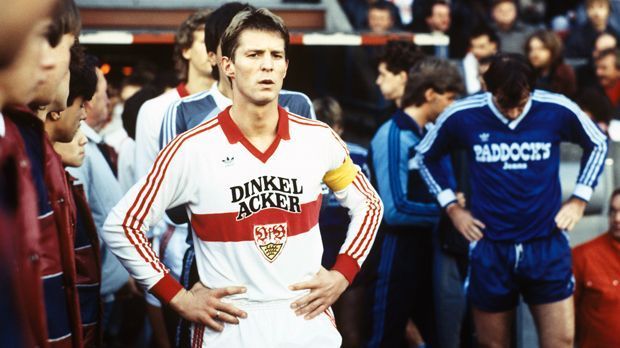 
                <strong>Abwehr - Karlheinz Förster</strong><br>
                Verein: früher VfB Stuttgart und Olympique MarseilleNationalität: DeutschlandAlter: 59 Jahre
              