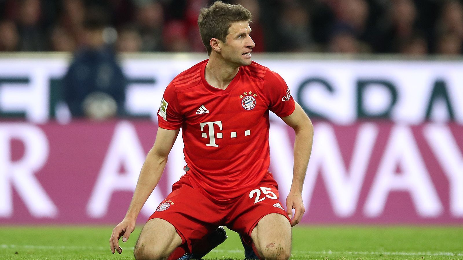 
                <strong>Thomas Müller (Bayern München)</strong><br>
                Bemüht, aber etwas unglücklich. Läuft sich immer wieder in den Leipziger Abwehrreihen fest. Kommt nicht so zum Abschluss, wie er es gerne möchte. Hadert des Öfteren mit sich. ran-Note: 3
              