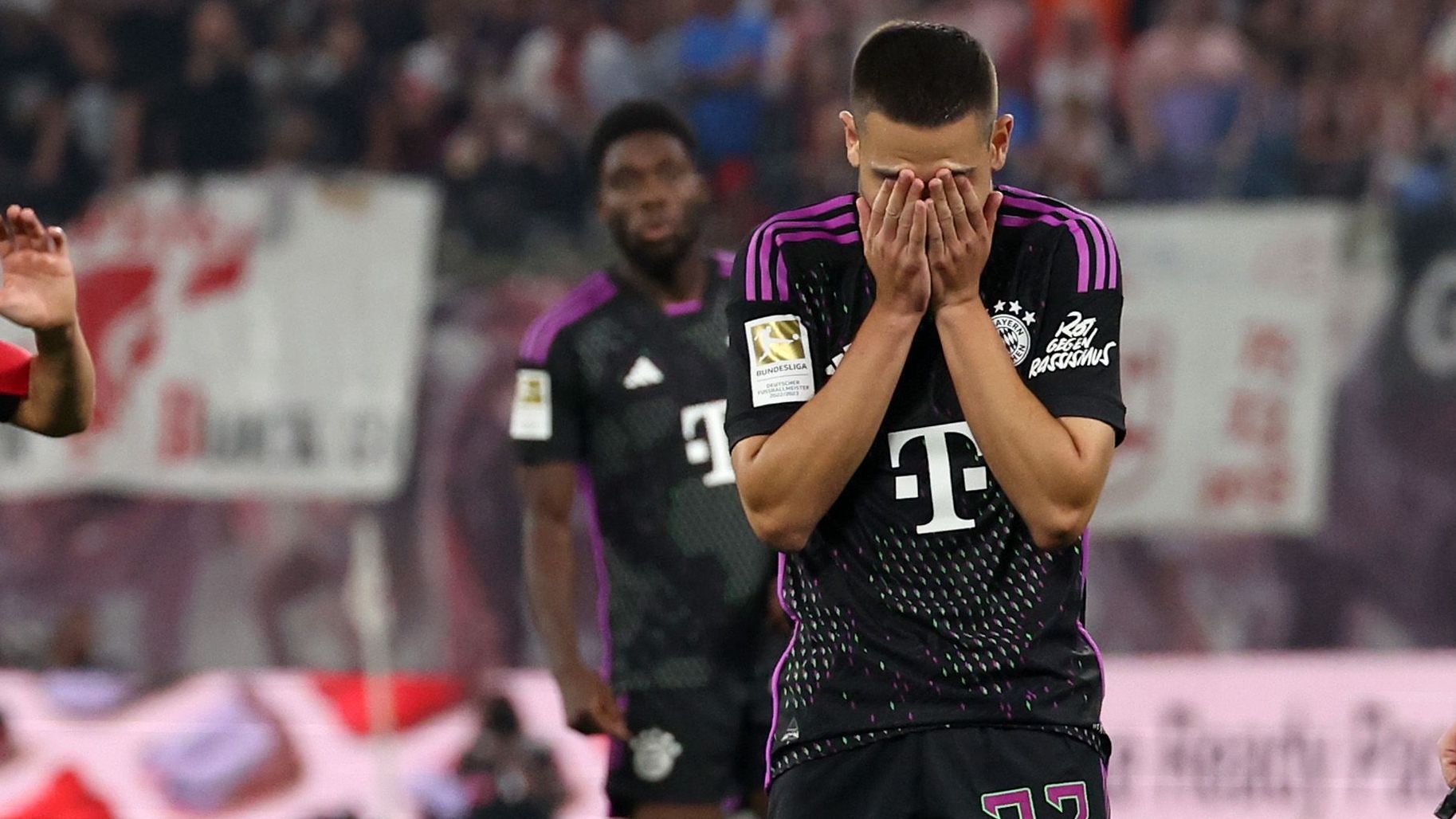 <strong>Raphael Guerreiro</strong><br>Der lange verletzte Neuzugang kommt zur Halbzeit für Goretzka ins Spiel, ist sofort sehr präsent und sorgt mit dafür, dass Bayern die Spielkontrolle zurückgewinnt. Lediglich die Genauigkeit fehlt ihm in einigen Situationen. In der 59. Minute kommt er gefährlich zum Abschluss, verfehlt aber knapp das Tor. <strong>ran-Note: 3</strong>