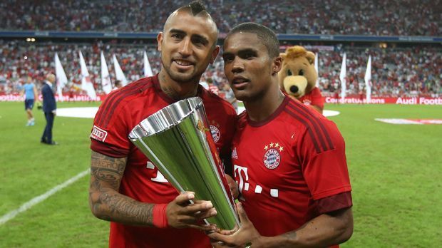 
                <strong>Douglas Costa und Arturo Vidal (FC Bayern München)</strong><br>
                Der Hype um Douglas Costa und Arturo Vidal spiegelt sich in den Trikot-Verkäufen der Bayern wieder.
              