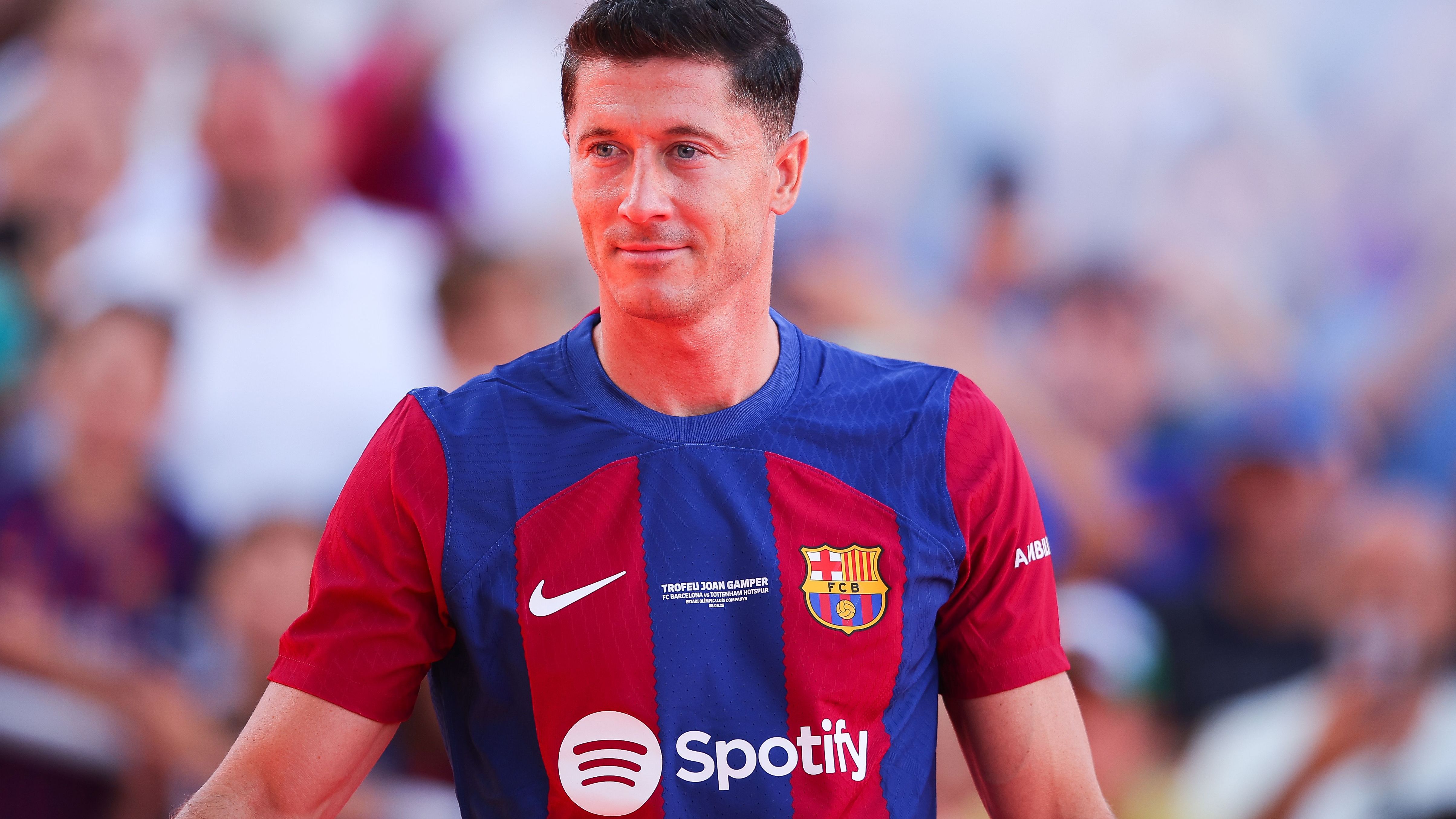 <strong>Robert Lewandowski</strong><br>Neben seinem Job als Stürmer beim FC Barcelona betreibt Lewandowski auch seine eigene Kaffeemarke "RL9". Ein Kilo Espressobohnen ist für schlappe 20 Euro erhältlich, die Vorbereitung der Produktreihe nahm zwei Jahre in Anspruch. Außerdem ist der gebürtige Pole Miteigentümer von mehreren Internet-Startups und Immobilienfirmen.