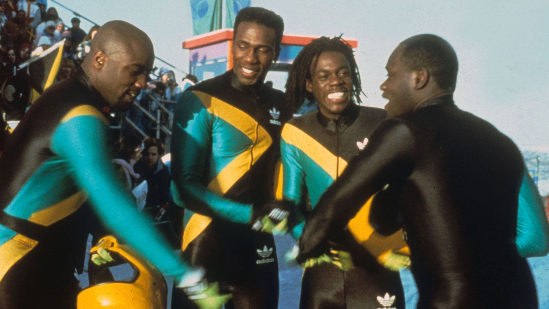 
                <strong>Cool Runnings (1993)</strong><br>
                Die vielleicht bekannteste aller Sportkomödien handelt von der jamaikanischen Bobmannschaft, die 1988 bei den Olympischen Winterspielen in Calgary an den Start ging. "Cool Runnings" zeigt, dass es im Sport um mehr geht als Medaillen und Erfolge - nämlich Zusammenhalt und Leidenschaft. 
              