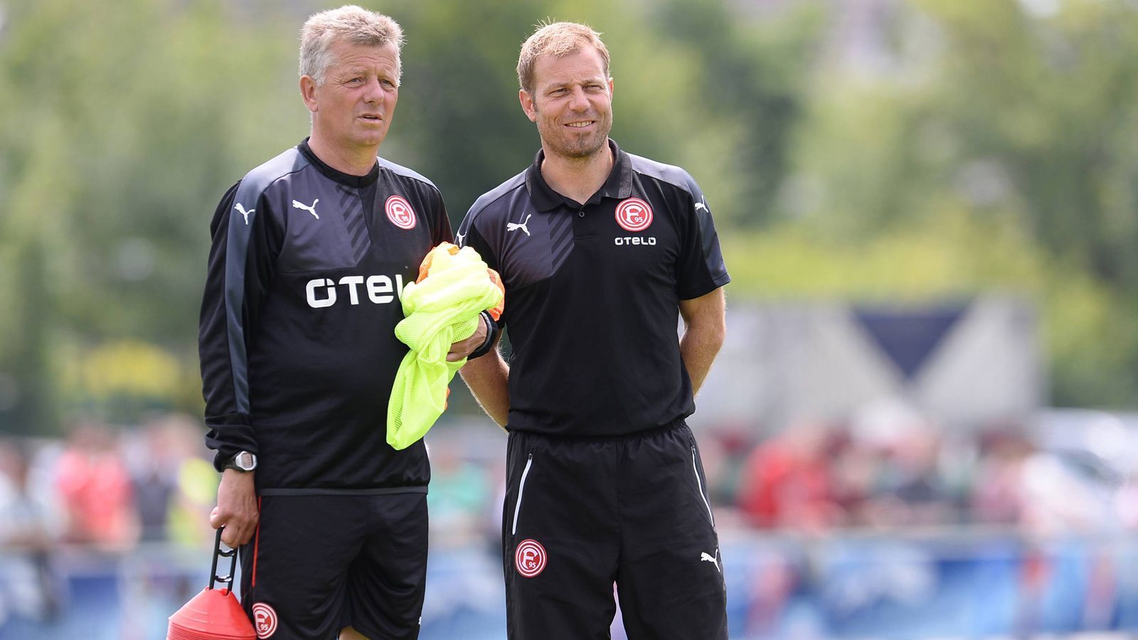 
                <strong>Fortuna Düsseldorf</strong><br>
                Bereits zu Beginn der Saison 2015/16 stand Hermann wieder auf dem Trainingsplatz, dieses Mal an der Seite von Frank Kramer (r.) bei Fortuna Düsseldorf. Dort sprang er in weiterer Folge nach der Entlassung seines Chefs für vier Spiele als Interimscoach ein, bevor die Fortuna Trainerfuchs Friedhelm Funkel verpflichtete. Auch unter dem erfahrenen Funkel blieb Hermann Co-Trainer und zwar genau bis zum 8. Oktober 2017, als ein Anruf vom FC Bayern kam.
              