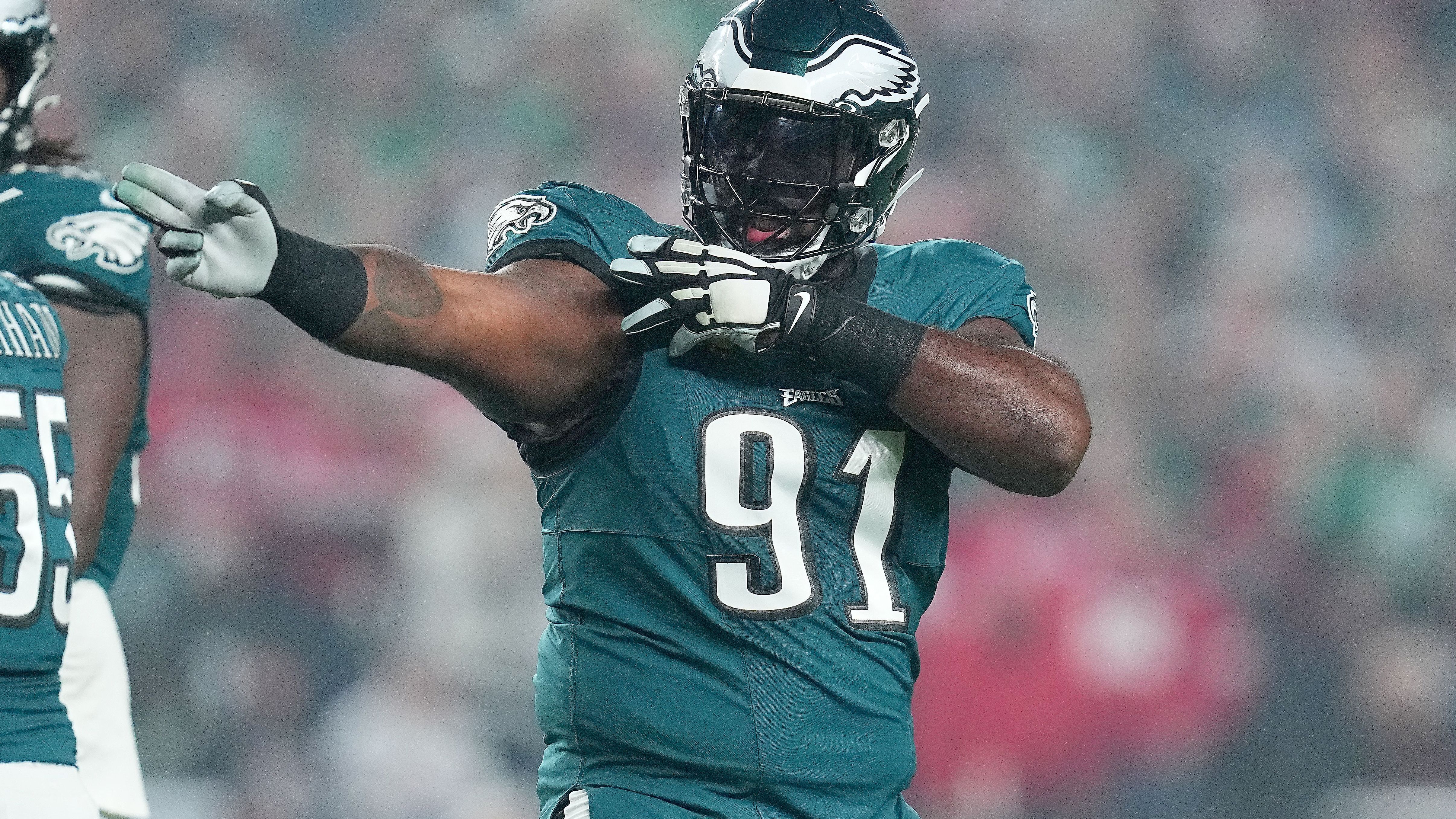 <strong>Fletcher Cox (Philadelphia Eagles)</strong><br>Nächster Rücktritt bei den Eagles: Nach Jason Kelce hört auch Fletcher Cox auf. Das gab der Defensive Tackle bekannt. Der 33-Jährige hat zwölf Saisons in Philadelphia verbracht, nachdem die Eagles ihn 2012 in der ersten Draft-Runde ausgewählt hatten. Er schaffte es sechs Mal in den Pro Bowl und wurde 2017 Super-Bowl-Sieger. Cox tritt mit 348 Solo-Tackles, 164 Assists, 69,5 Sacks und 14 Fumble-Recoveries ab.