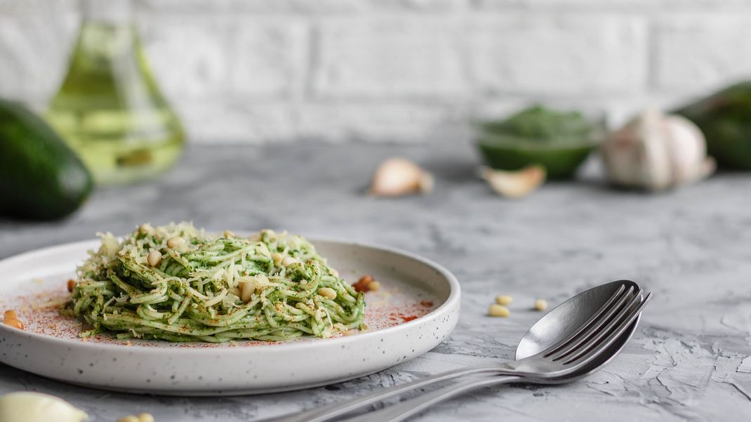 Avocado Pasta ist eine super Alternative zu den üblichen Fertigsaucen oder gar Ketchup.