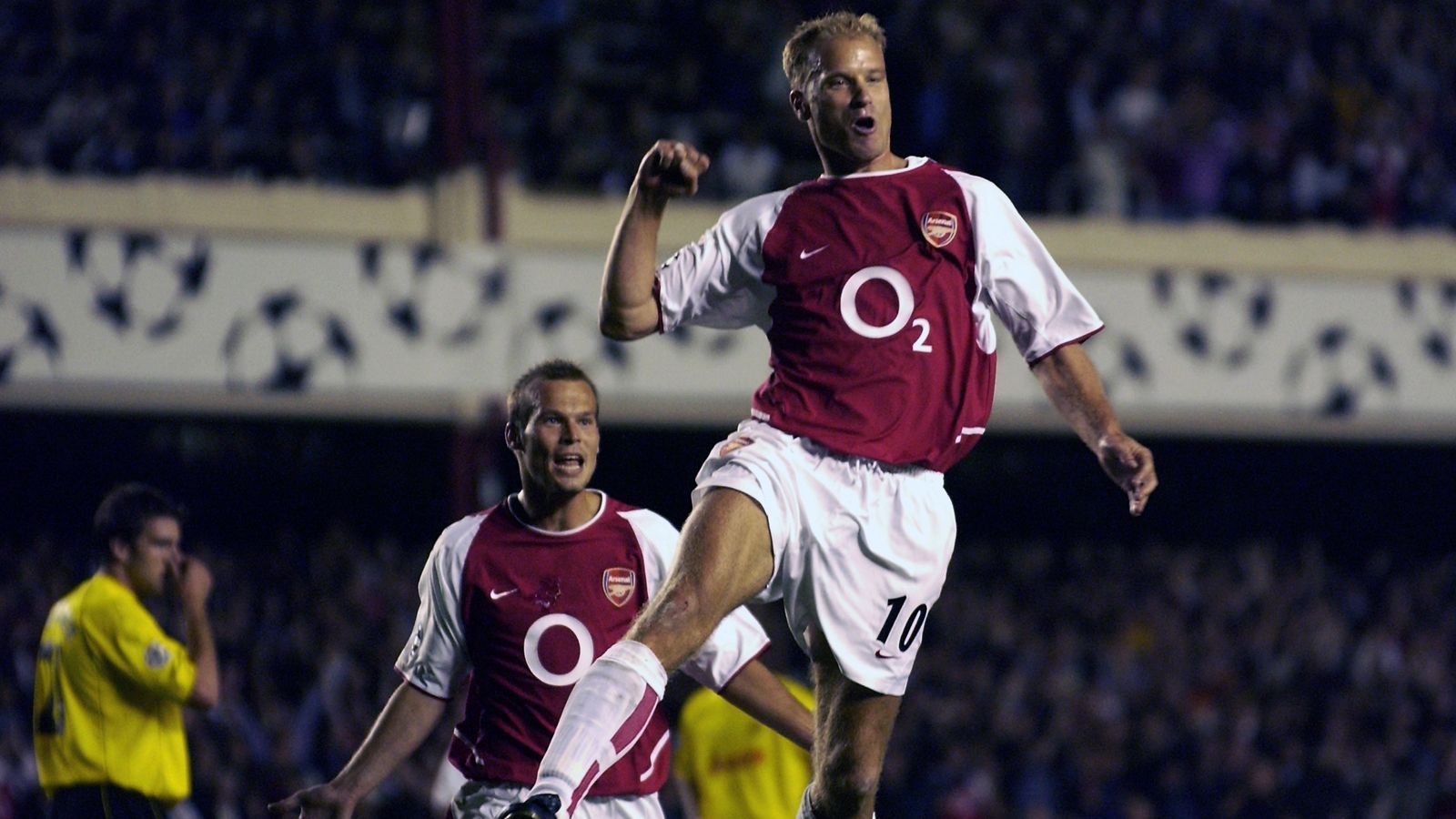 
                <strong>Dennis Bergkamp</strong><br>
                Premier-League-Spiele: 315 - Premier-League-Tore: 87 -Verein: FC Arsenal
              