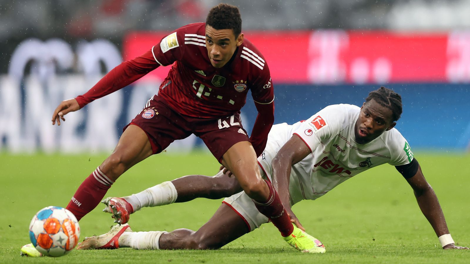 
                <strong>Jamal Musiala (FC Bayern München)</strong><br>
                Position: Offensiver Mittelfeldspieler - Alter: 18 Jahre - Vertrag bis: 2026
              