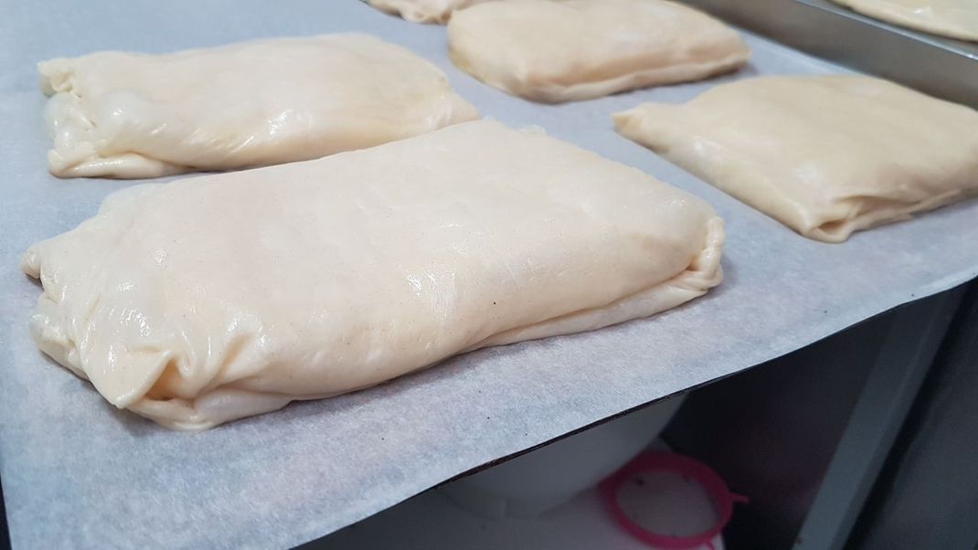 Gar nicht so einfach - aber mit etwas Geduld gelingen auch dir griechische Bougatsa.