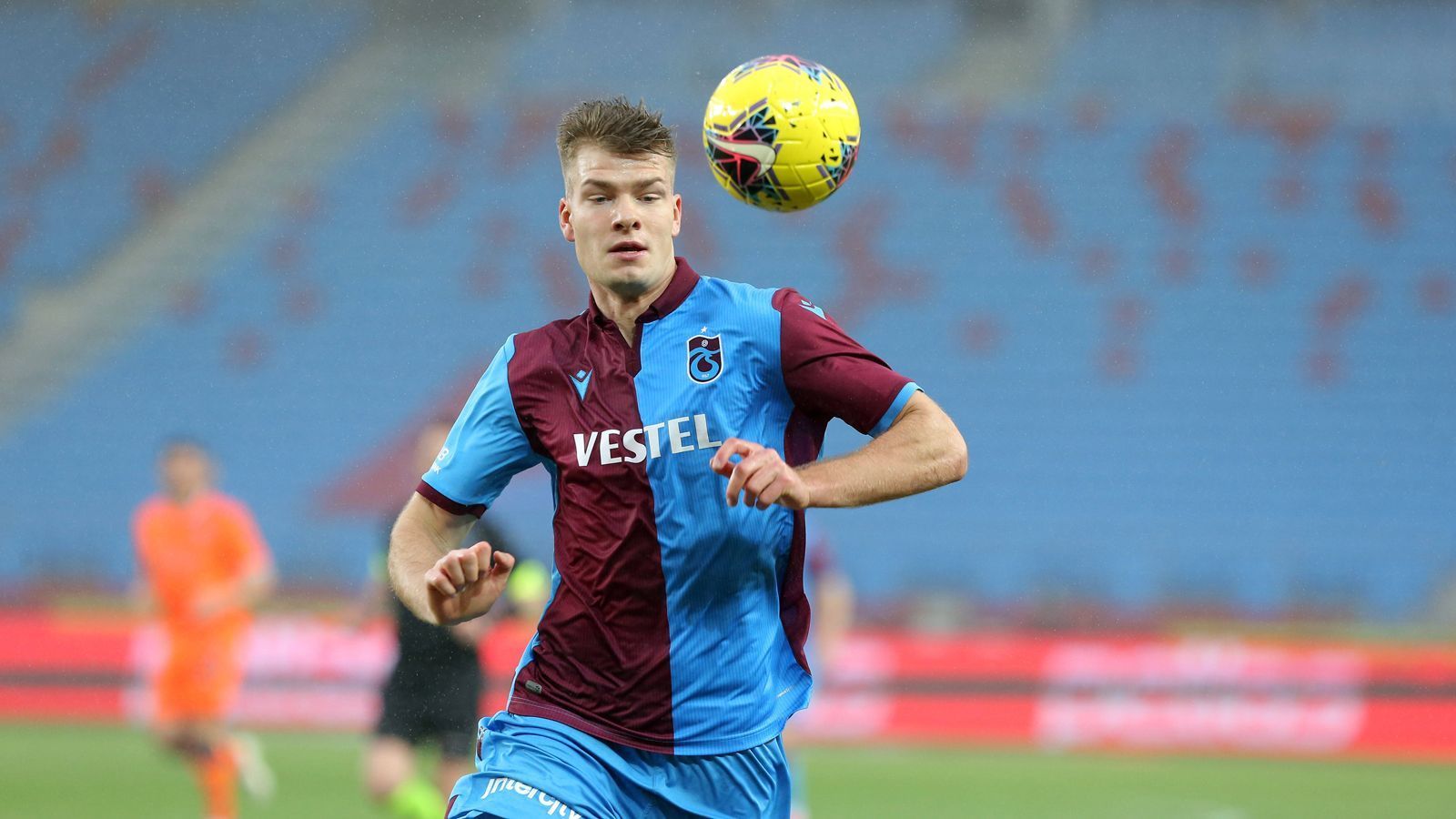 
                <strong>Süper Lig (Türkei)</strong><br>
                1. Alexander Sorloth (Trabzonspor) 19 Tore2. Papiss Demba Cissé (Alanyaspor) 16 Tore3. Vedat Muriqi (Fenerbahce Istanbul) 13 Tore
              