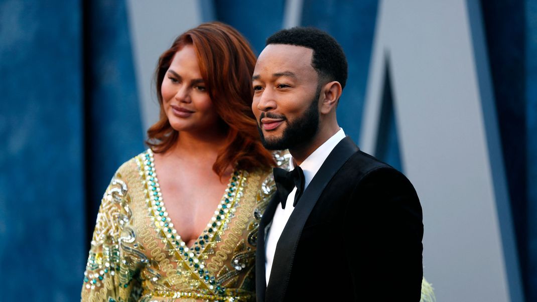 Chrissy Teigen und John Legend bei der Vanity Fair Oscar Party 2023.