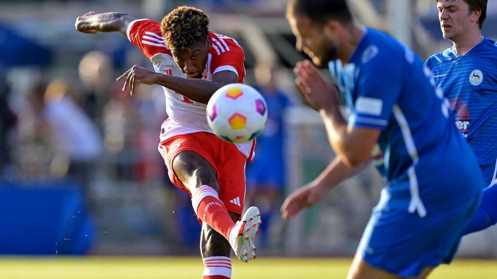 
                <strong>Kingsley Coman</strong><br>
                Überraschend nicht in der Anfangself, die man durchaus als die derzeit beste Bayern-Mannschaft bezeichnen darf. Hängt sich aber rein und kombiniert gut mit Guerreiro.
              