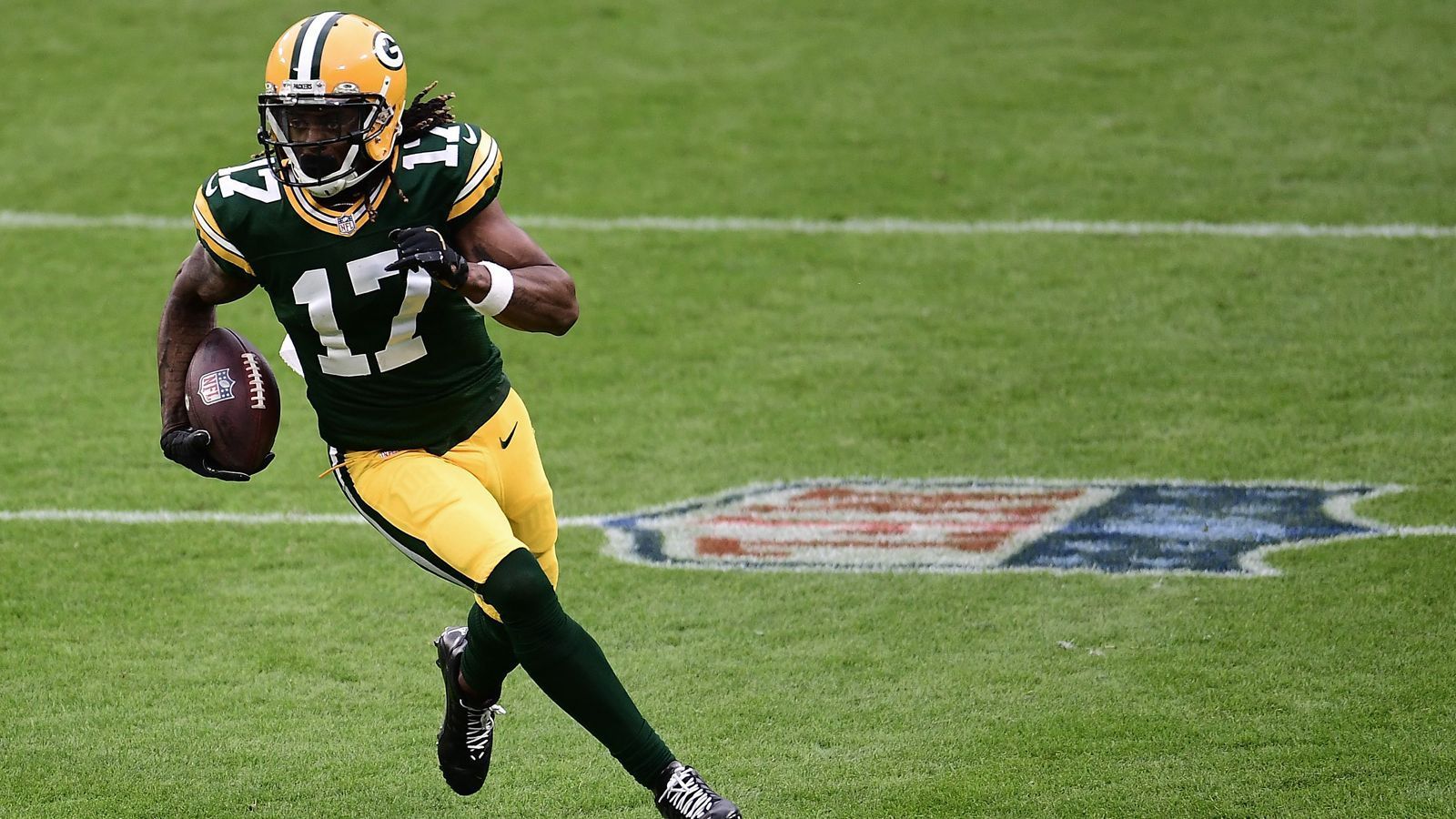 
                <strong>Green Bay Packers</strong><br>
                Overall Ratings:Davante Adams – 97 -David Bakhtiari – 96 - Aaron Rodgers – 93 - Jaire Alexander – 92 - Kenny Clark – 90 - Aaron Jones – 90 - Za'Darius Smith – 87 - Adrian Amos – 87 - Preston Smith – 84 - Elgton Jenkins – 82
              