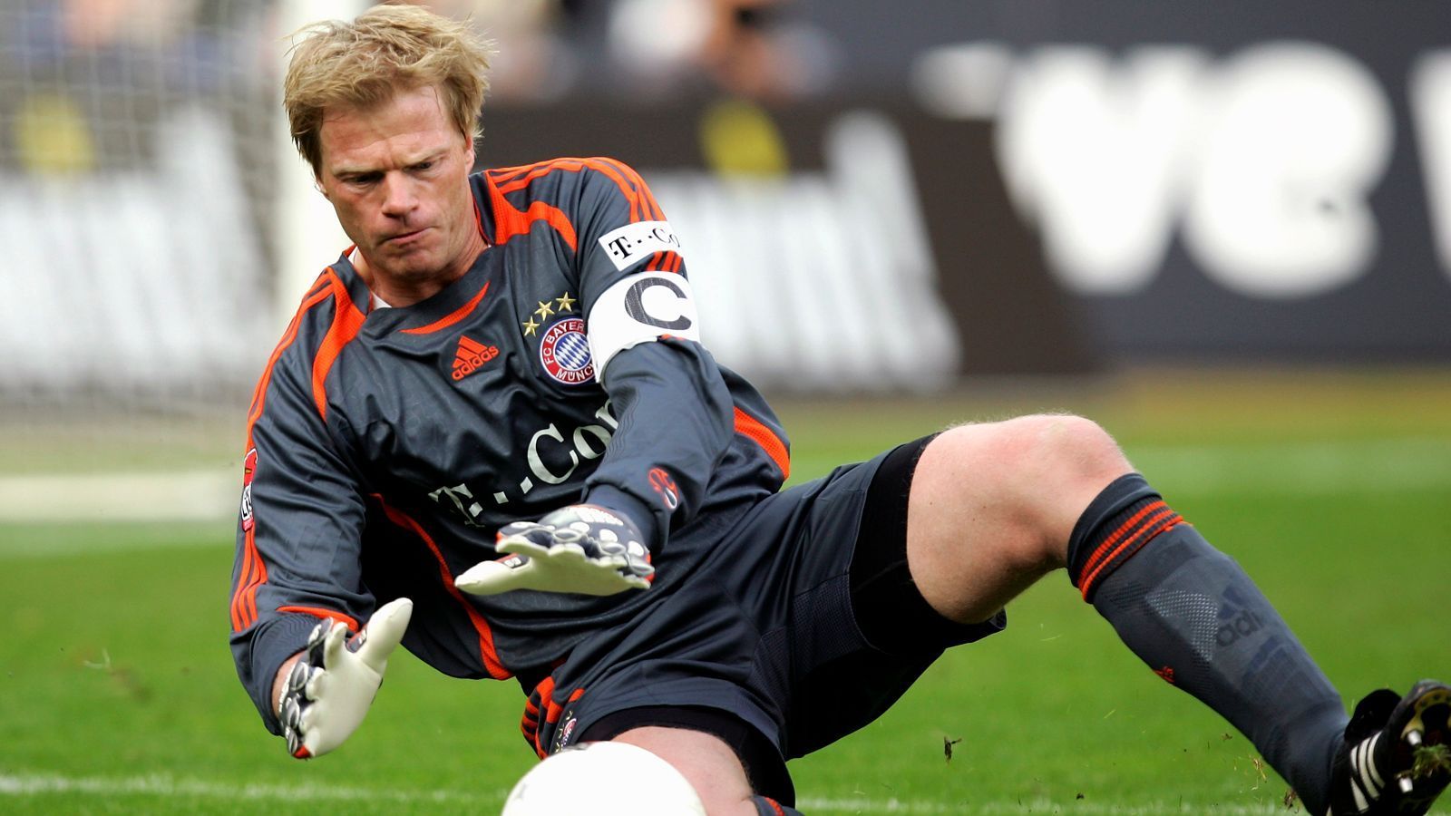 
                <strong>Platz 1 - Oliver Kahn</strong><br>
                Bundesliga-Spiele ohne Gegentor: 204Bundesliga-Spiele: 557Vereine: FC Bayern München, Karlsruher SC
              