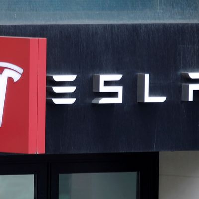 FRANCE-TESLA/