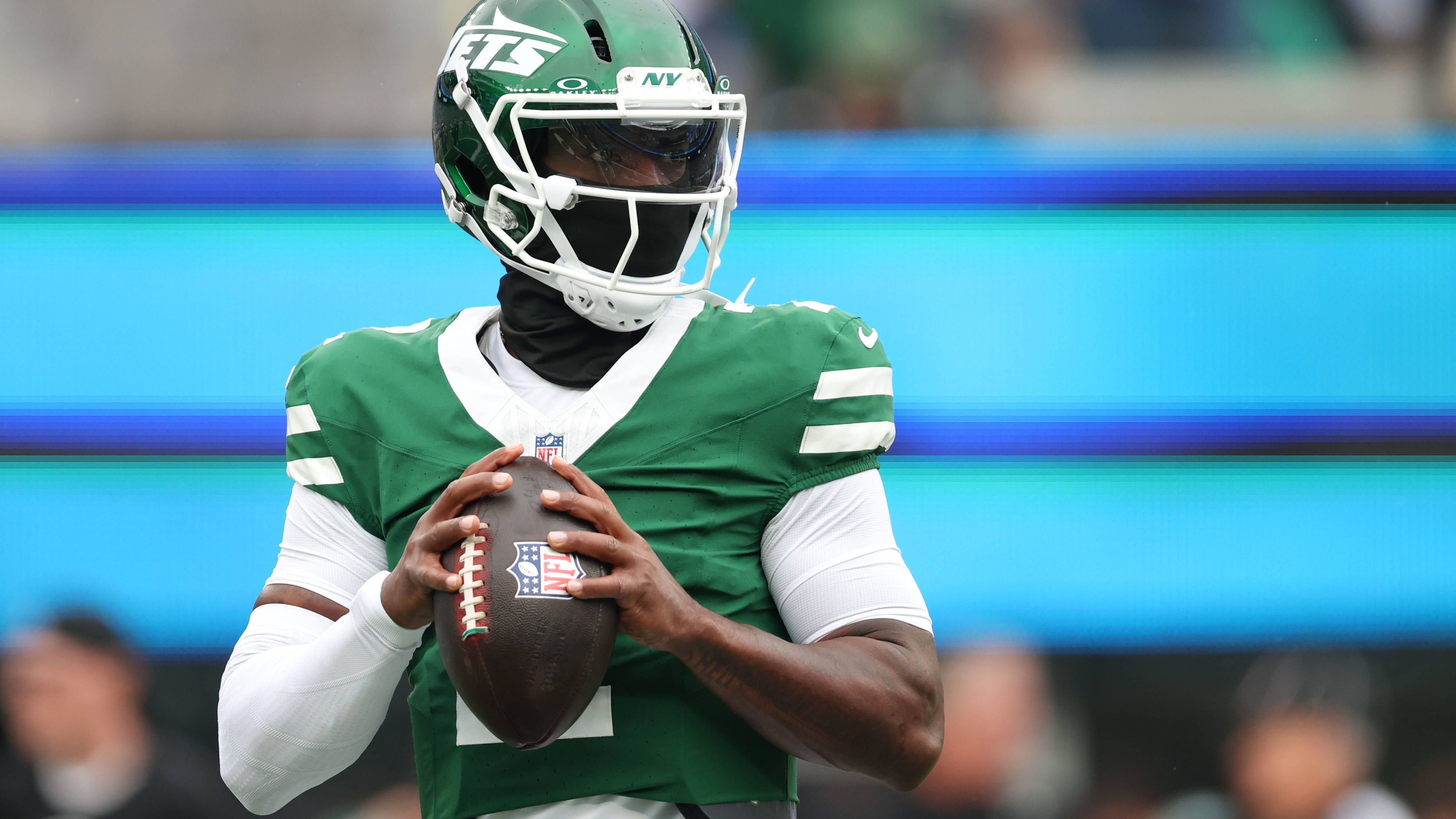 <strong>Platz 31: Tyrod Taylor (New York Jets)</strong><br>Head Coach&nbsp;Aaron Glenn von den&nbsp;<a href="https://www.ran.de/sports/american-football/new-york-jets">New York Jets</a> entschied nach Week 11 in der <a href="https://www.ran.de/sports/american-football/nfl">NFL</a>, dass Quarterback Justin Fields nicht mehr starten wird. Routinier Tyrod Taylor übernimmt. Der 36-Jährige wird versuchen sich für einen neuen Vertrag zu empfehlen, da sein aktueller mit dieser Spielzeit endet. Fields hat für 2026 noch einen Kontrakt über 20 Millionen US-Dollar. Zehn davon sind garantiert. Allein deswegen eine spannende Entscheidung, da der Misserfolg bestimmt nicht nur am QB lag.
