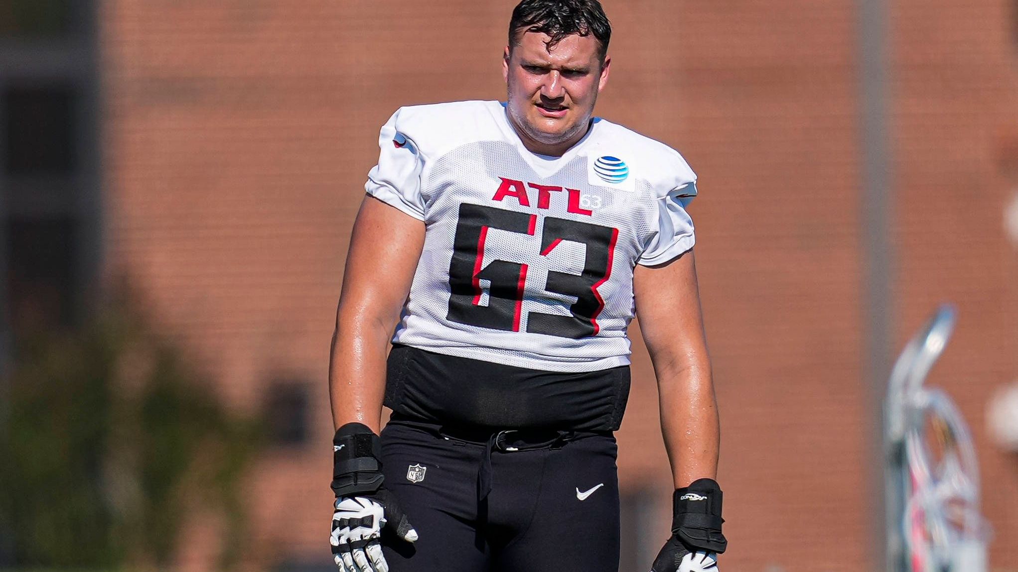 <strong>Offense (Team 2)</strong><br>Chris Lindstrom<br>Team: Atlanta Falcons<br>Position: Right Guard