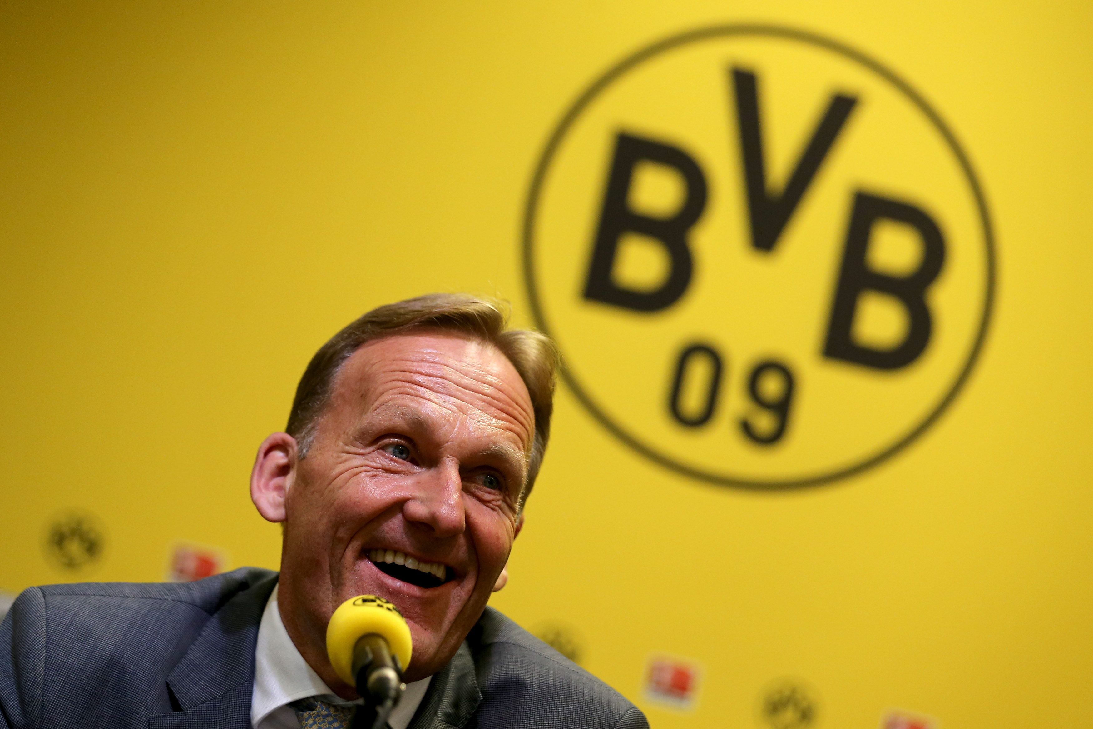 
                <strong>11. Dortmund: 261,5 Millionen Euro</strong><br>
                Die Dortmunder konnten ihren Umsatz abermals erhöhen und kratzen weiter an den ersten zehn. Der BVB machte 261,5 Millionen Euro Umsatz und liegt damit auf Platz elf.
              