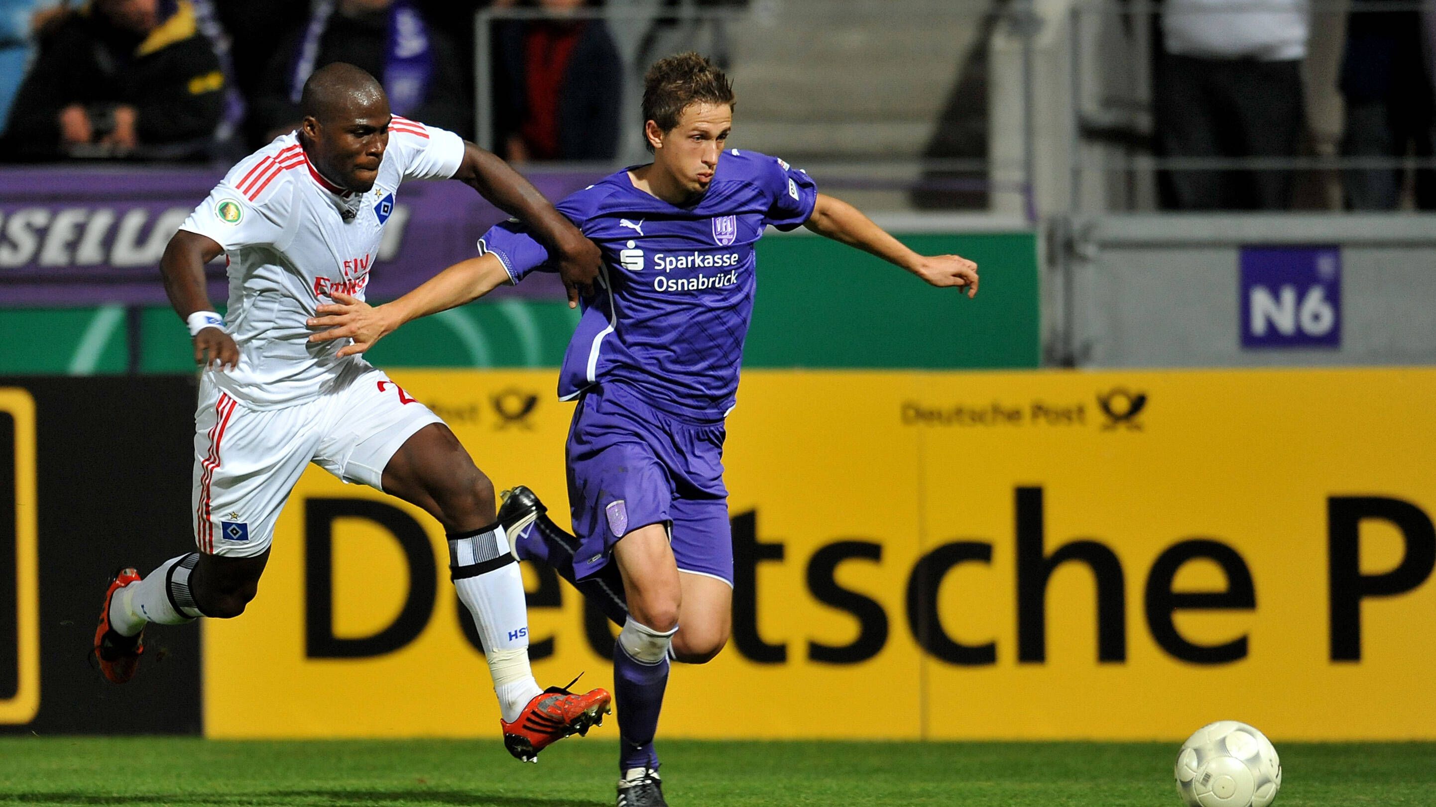 <strong>Hamburger SV gegen VfL Osnabrück (2009/10)</strong><br>Im Elfmeterschießen ist für den HSV in der 2. Runde gegen den VfL Osnabrück Schluss. Der Drittligist sorgt in dieser Pokal-Saison weiter für Furore, schlägt auch Borussia Dortmund und zieht ins Viertelfinale ein. Dort unterliegen die Osnabrücker Schalke mit 0:1.