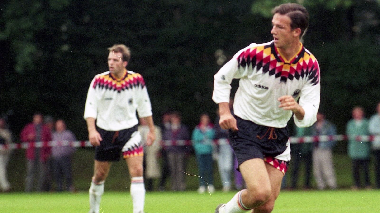 <strong>Fredi Bobic</strong><br>Bundesliga-Einsätze vor dem DFB-Debüt: 8<br>DFB-Debüt am: 12. Oktober 1994<br>Verein: VfB Stuttgart